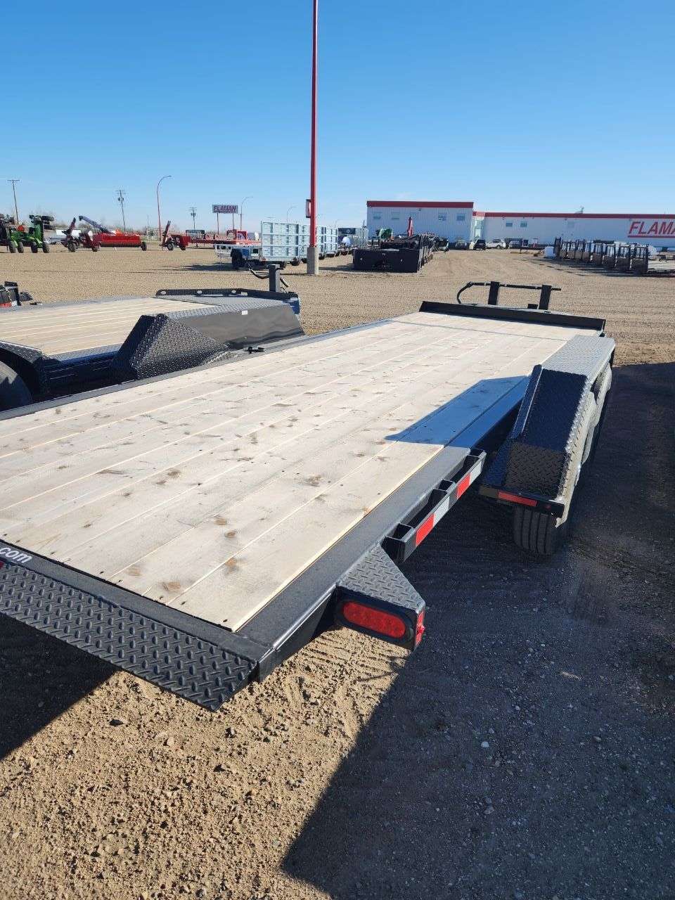 2025 Trailtech L280T 8'6" x 20' Partial Tilt