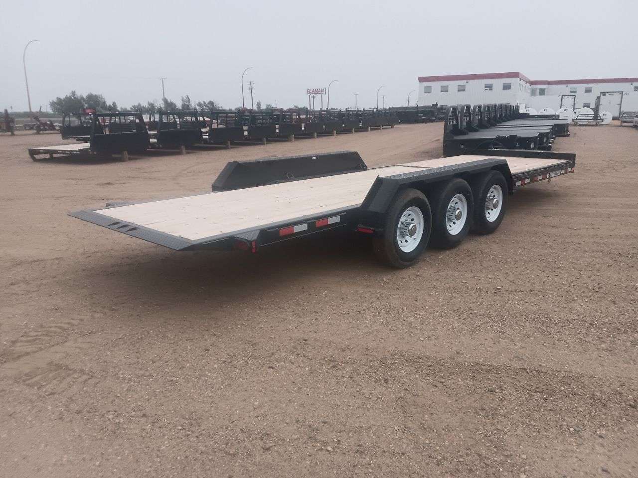 2025 Trailtech L370 8'6" x 24' Partial Tilt