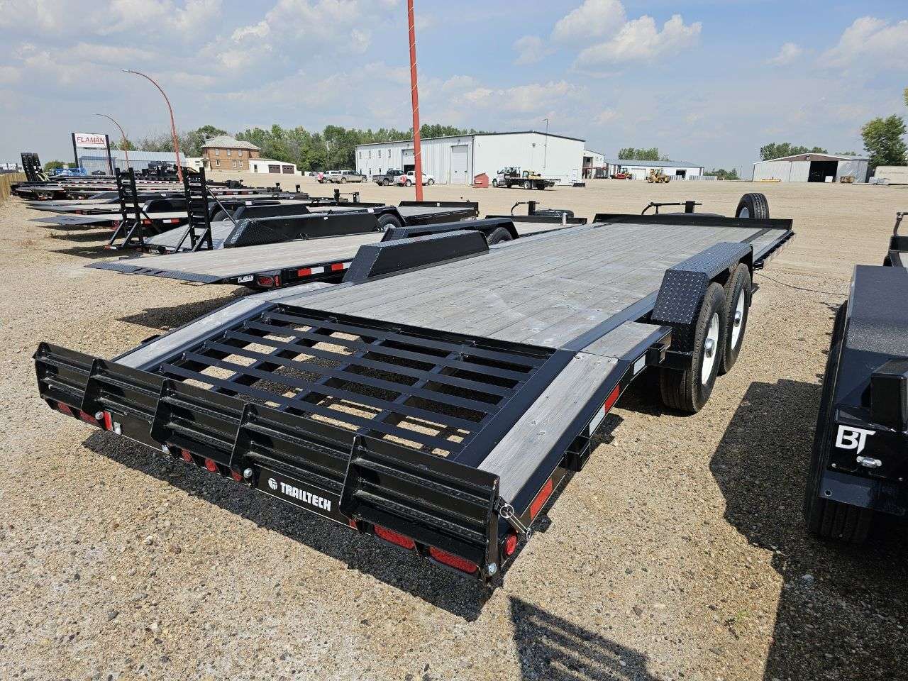 2025 Trailtech MD280 8'6' x 24' BT Mid-Deck Tilt Trailer