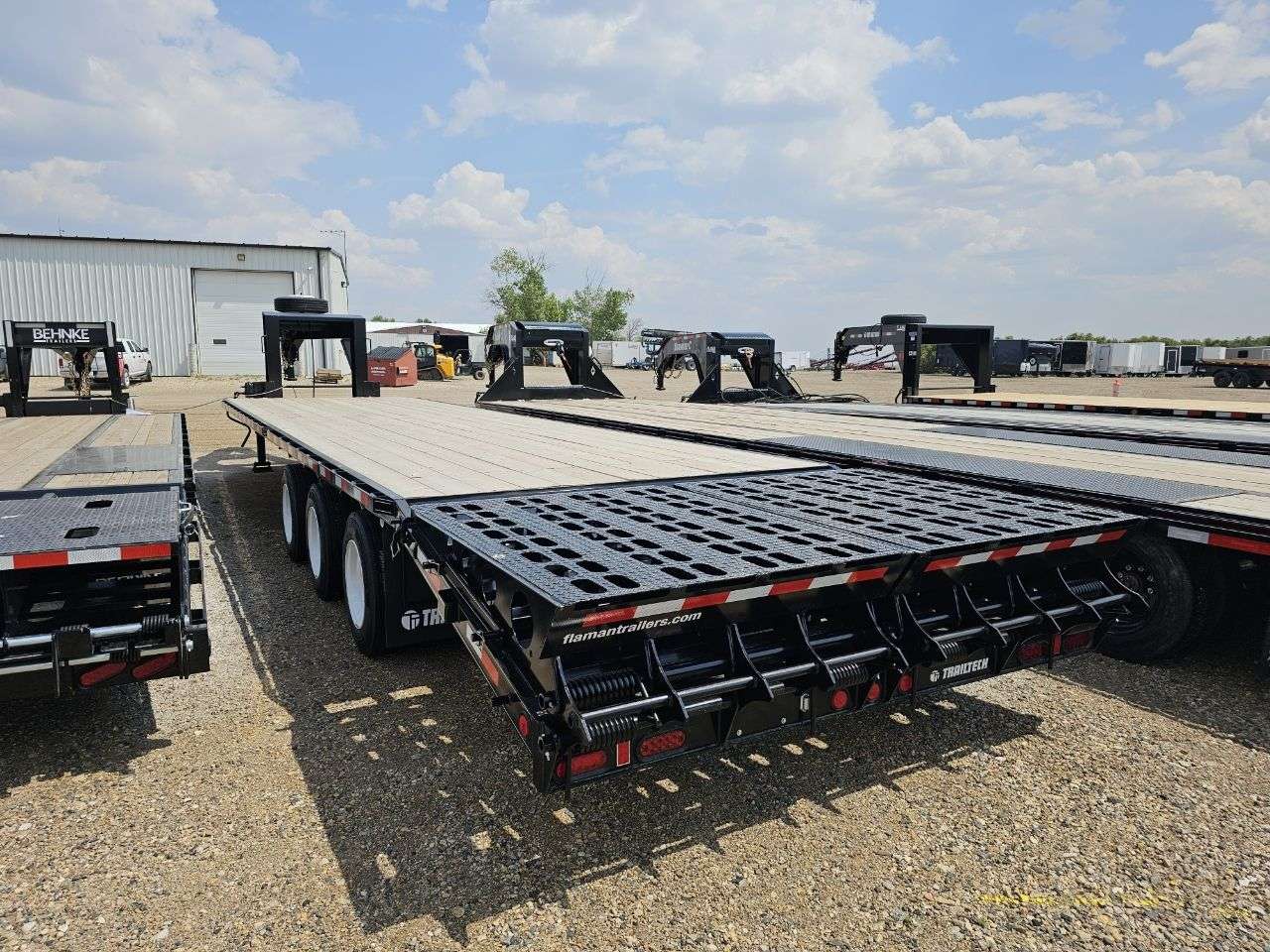 2025 Trailtech TD 8'6" x 30' GN BT Flat Deck Trailer