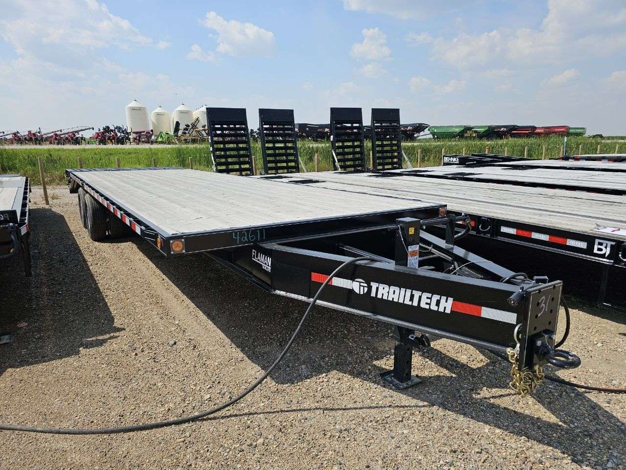 2025 Trailtech TD210 8'6" x 31' Beavertail Flat Deck Trailer
