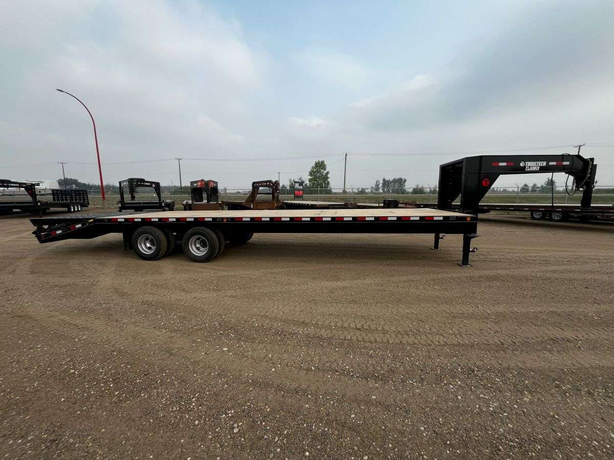 2025 Trailtech TD210 8'6" x 31' GN BT Flat Deck Trailer