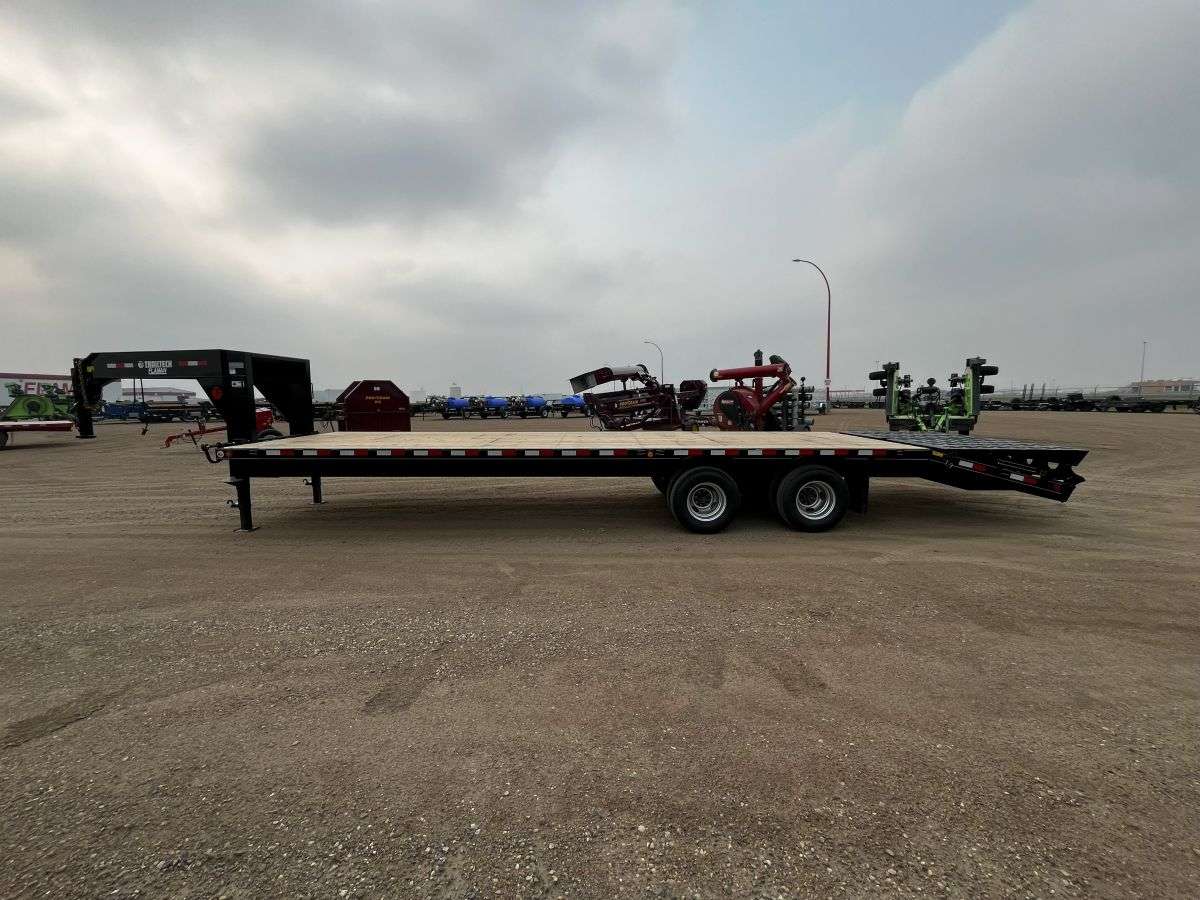 2025 Trailtech TD210 8'6" x 31' GN BT Flat Deck Trailer