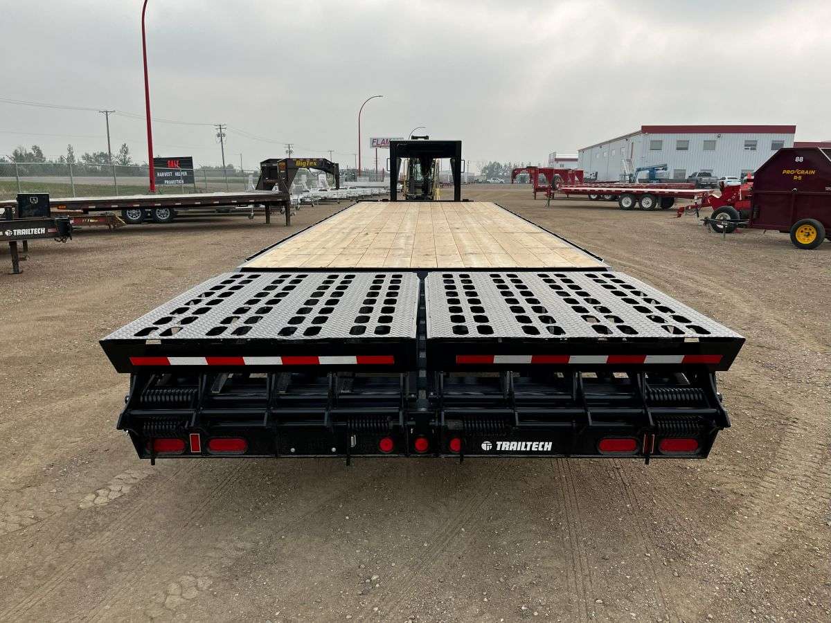 2025 Trailtech TD210 8'6" x 31' GN BT Flat Deck Trailer