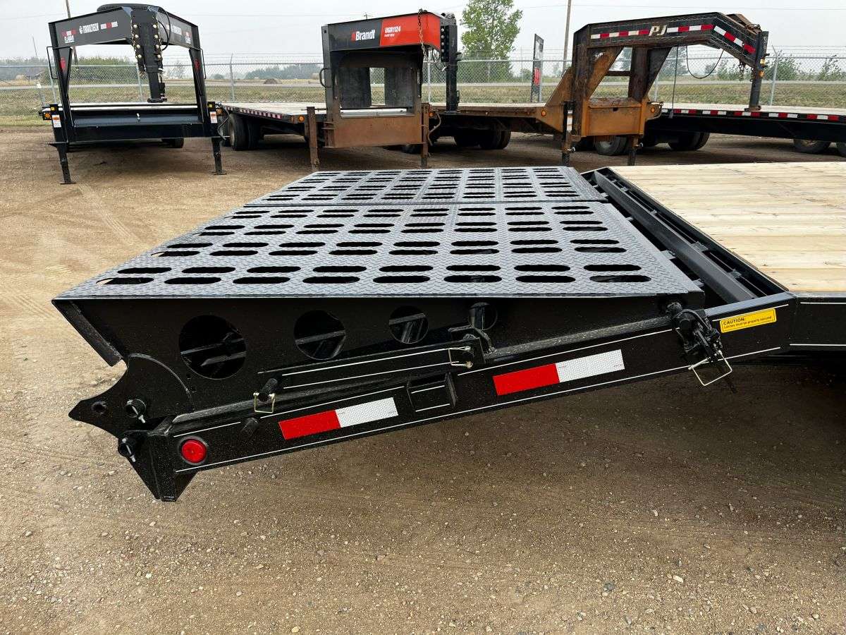 2025 Trailtech TD210 8'6" x 31' GN BT Flat Deck Trailer