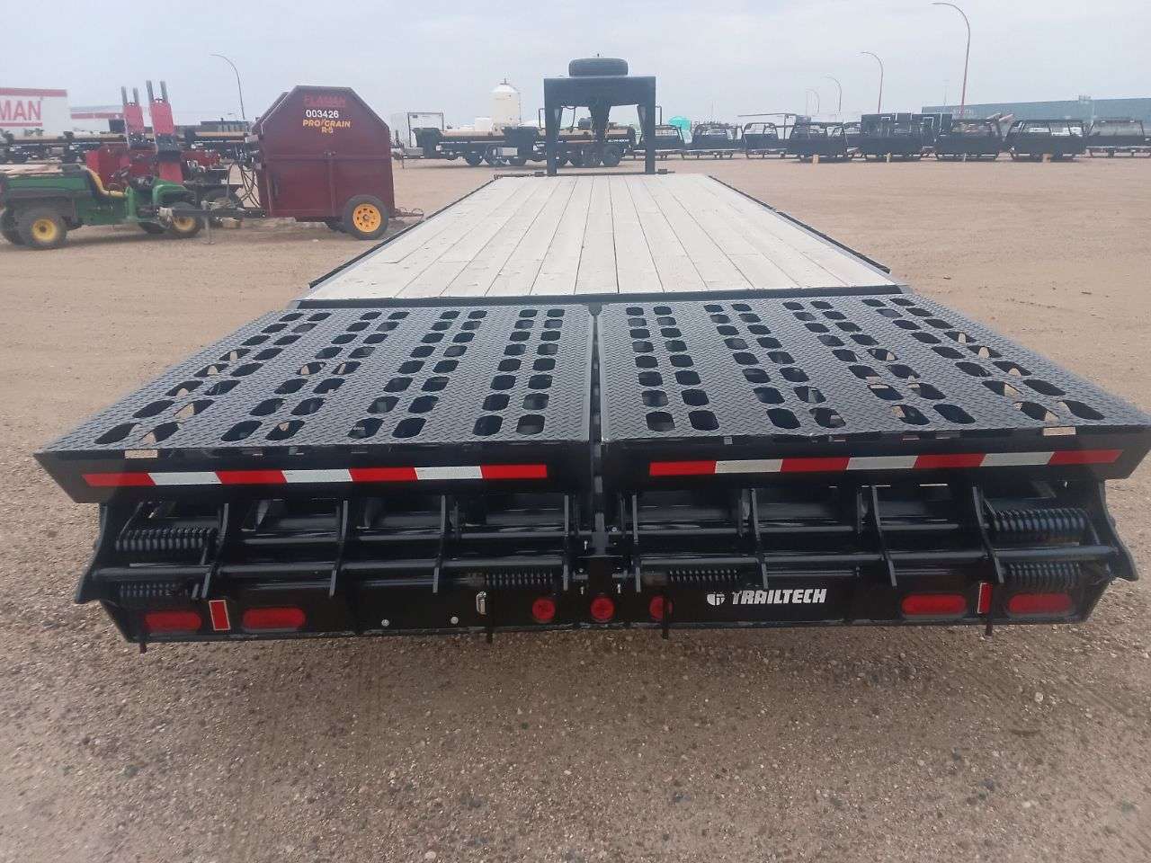 2025 Trailtech TD210 8'6" x 31' GN BT Flat Deck Trailer