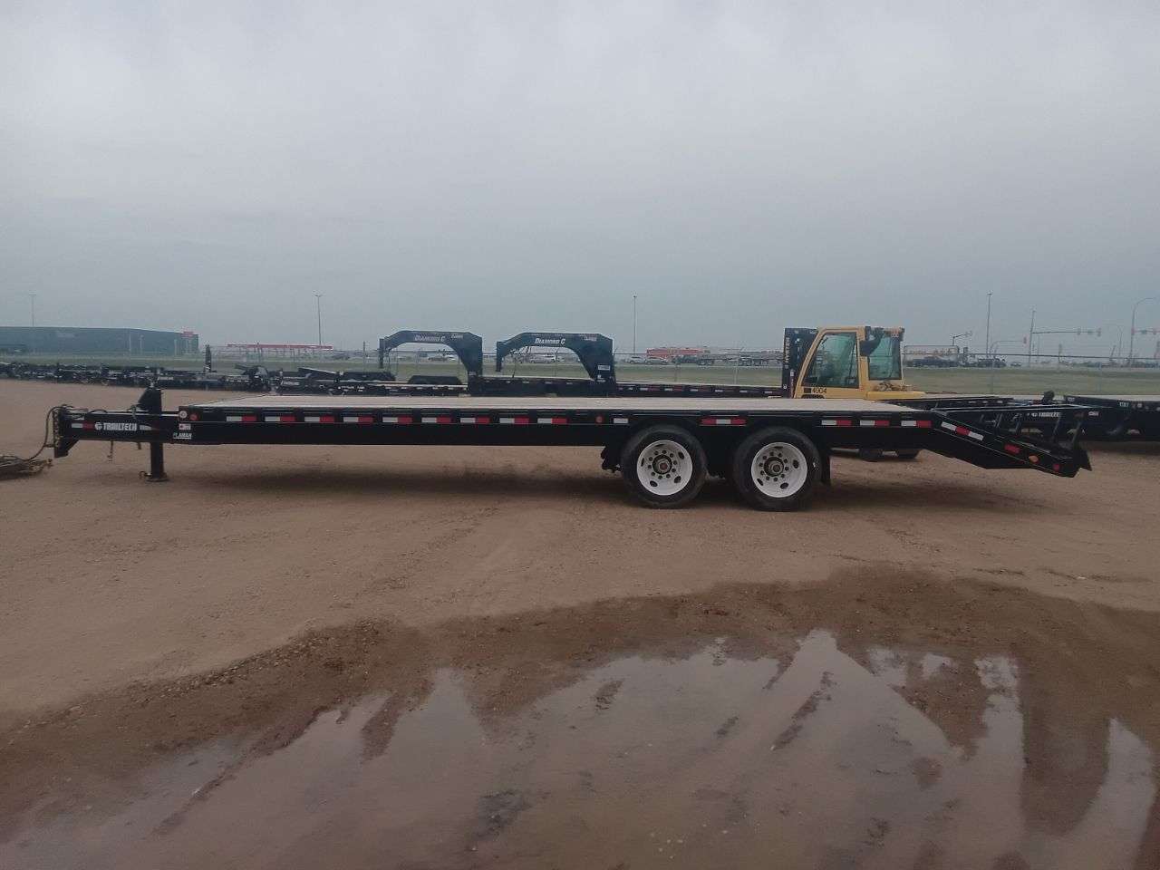2025 Trailtech TD220 8'6" x 31' Pintle Beavertail Flat Deck