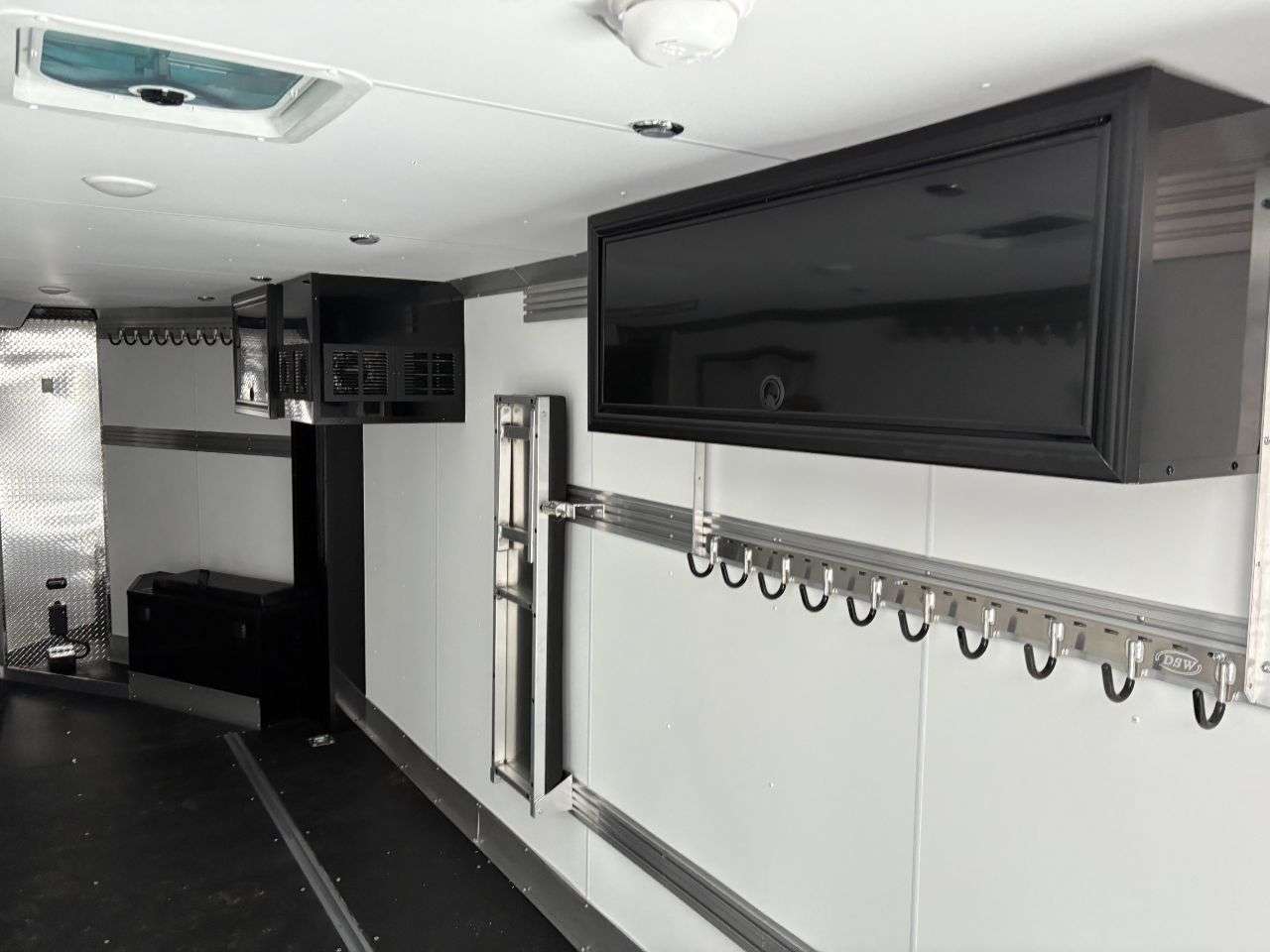 2026 ALCOM 8'6" x 22' + V-Nose Toy Hauler Trailer