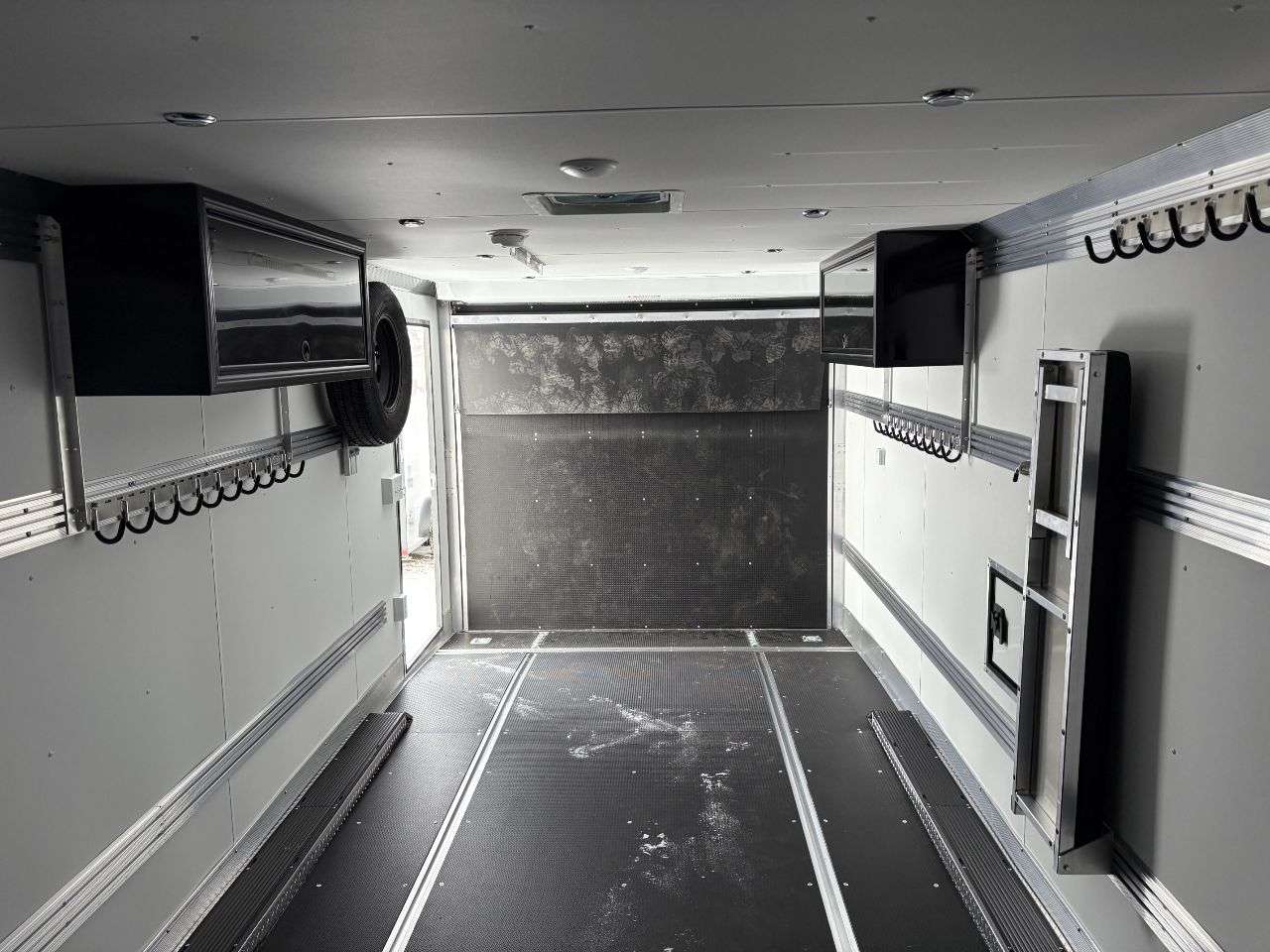 2026 ALCOM 8'6" x 22' + V-Nose Toy Hauler Trailer