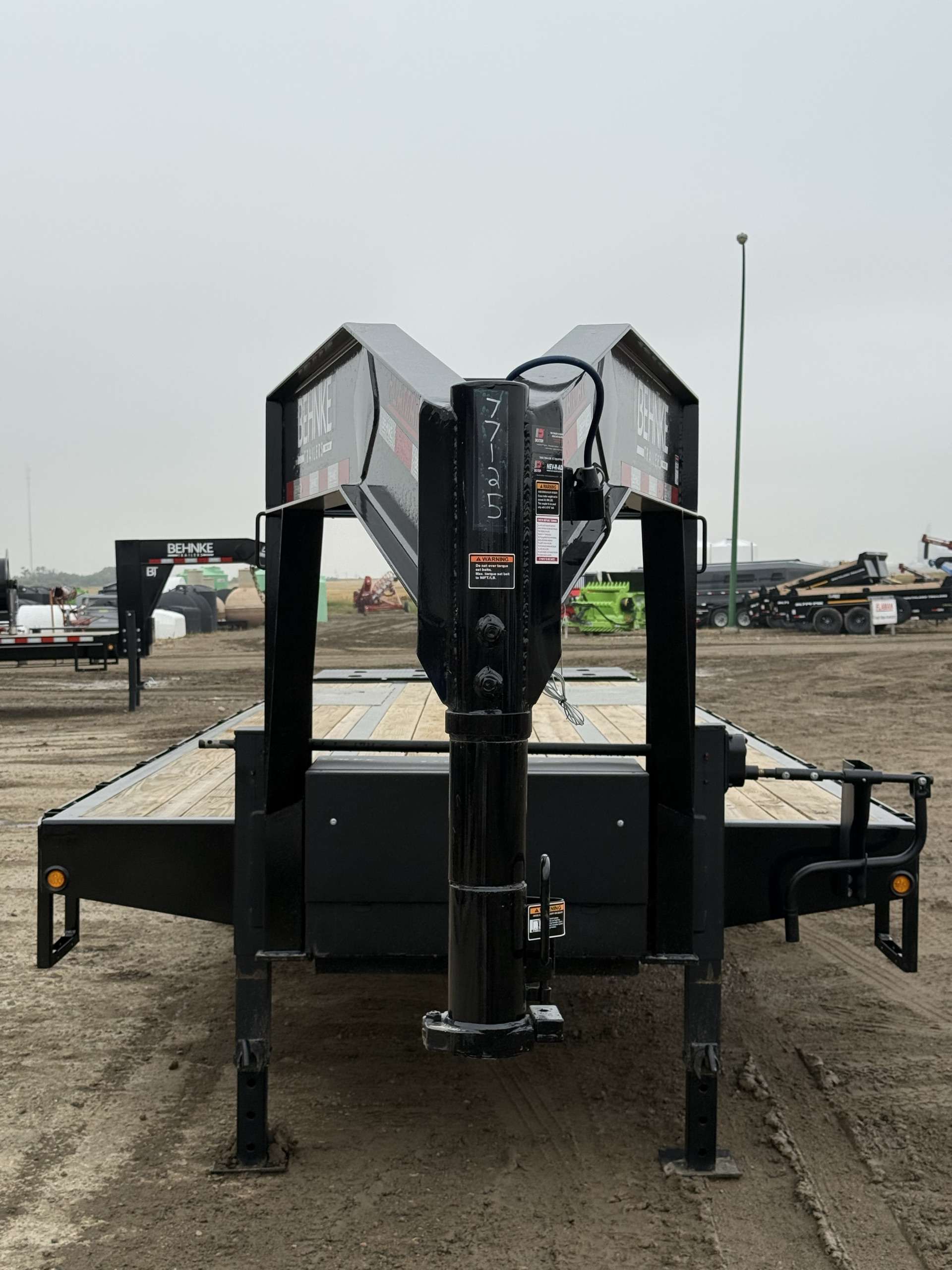 2026 Behnke 8'6" x 30' GN Beavertail Flat Deck Trailer