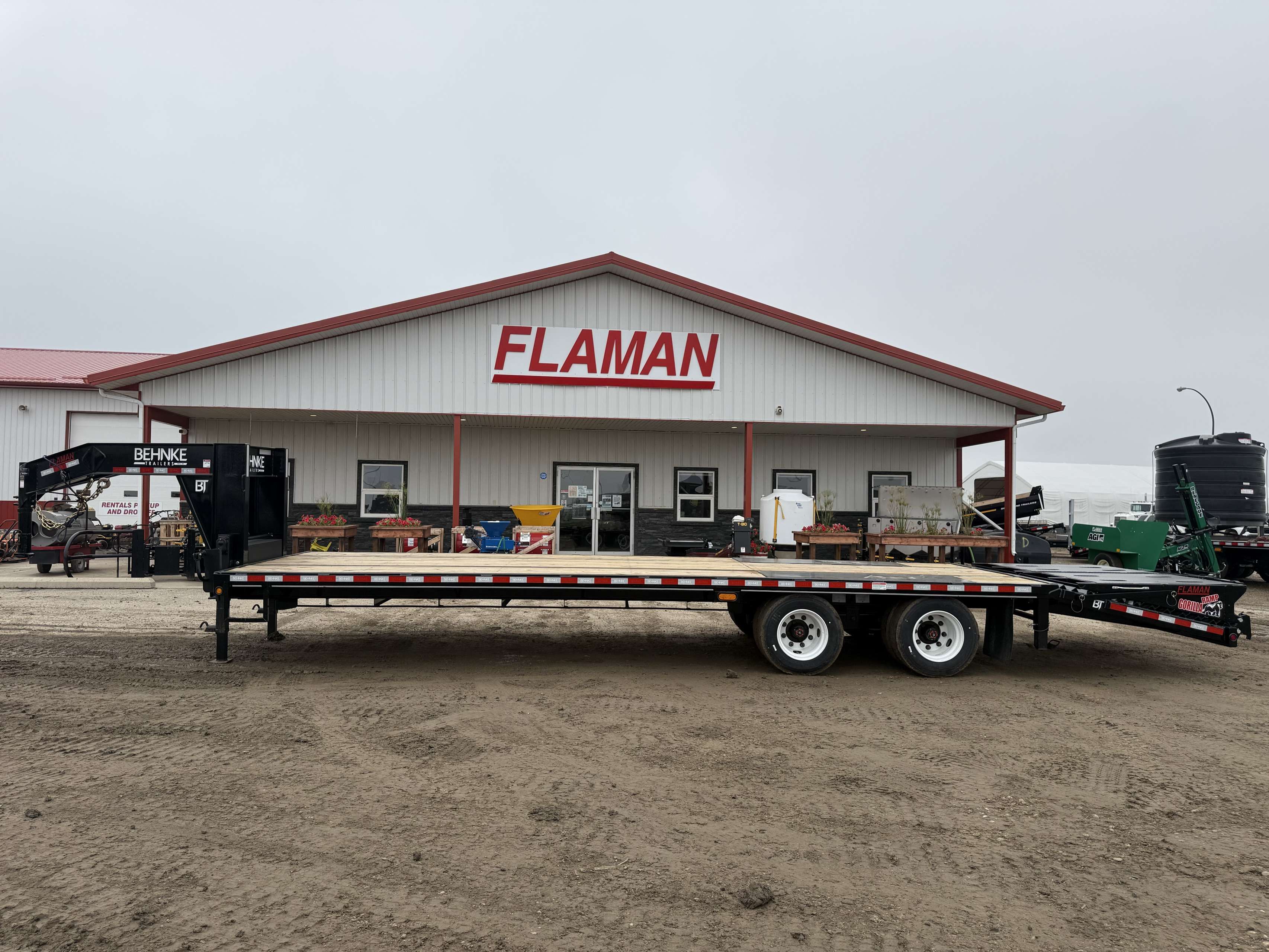 2026 Behnke 8'6" x 30' GN Beavertail Flat Deck Trailer