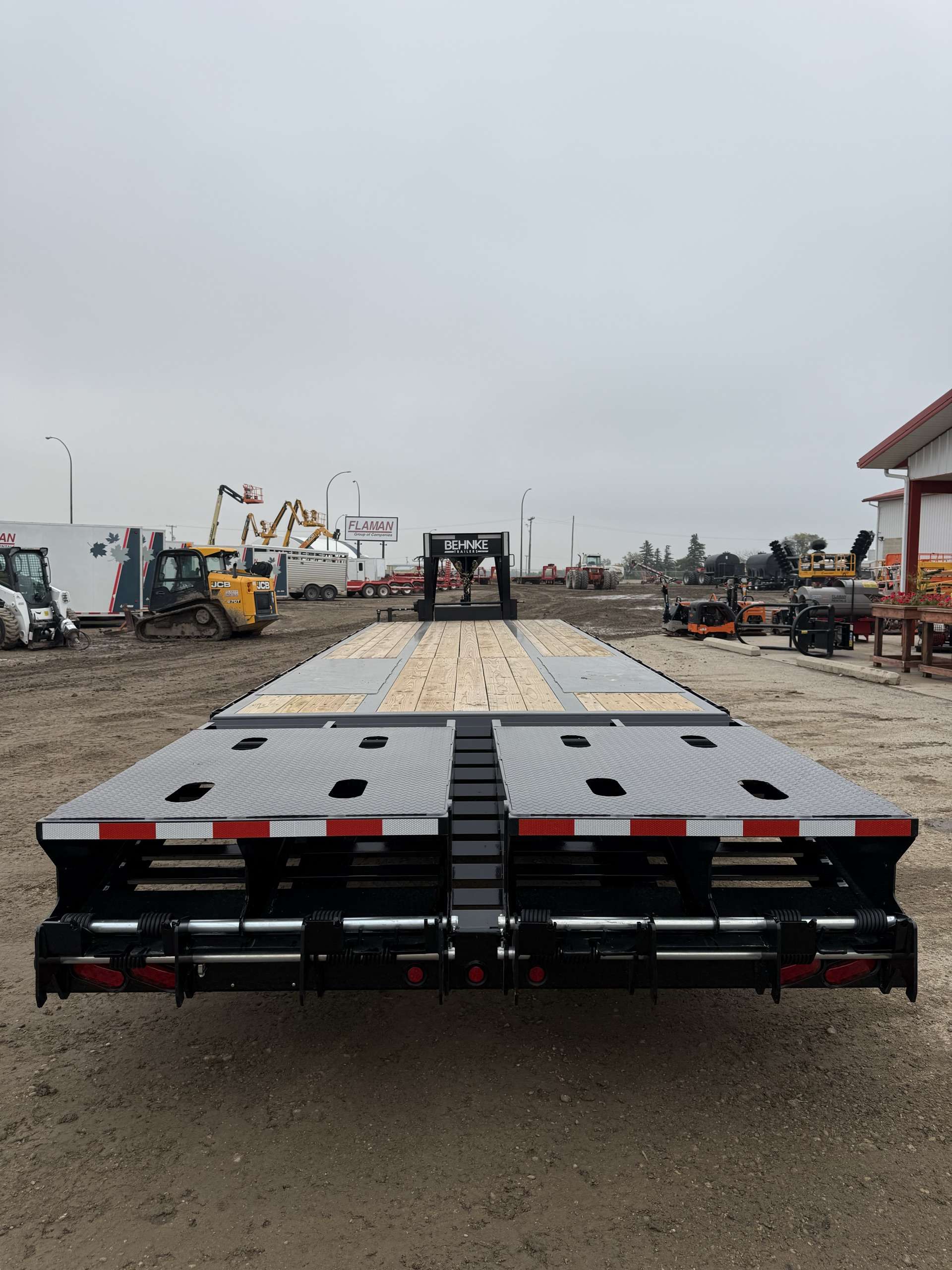 2026 Behnke 8'6" x 30' GN Beavertail Flat Deck Trailer