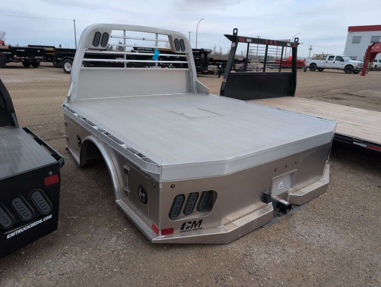 2026 CM 8'6" Aluminum Skirted Truck Deck