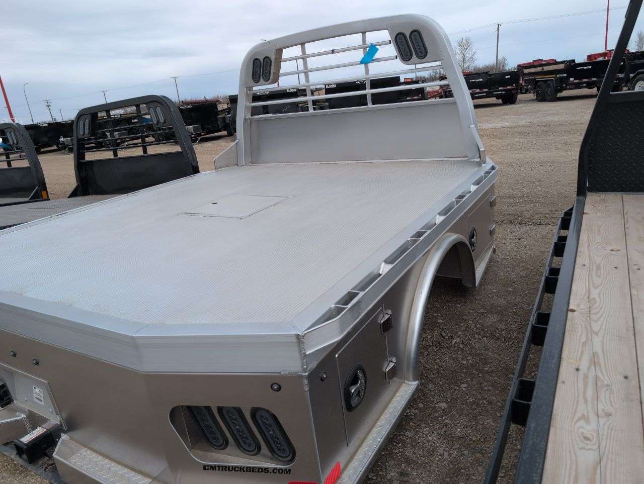 2026 CM 8'6" Aluminum Skirted Truck Deck