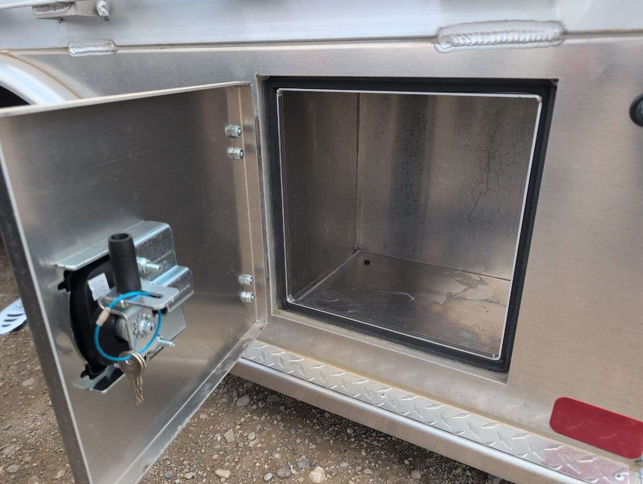 2026 CM 8'6" Aluminum Skirted Truck Deck