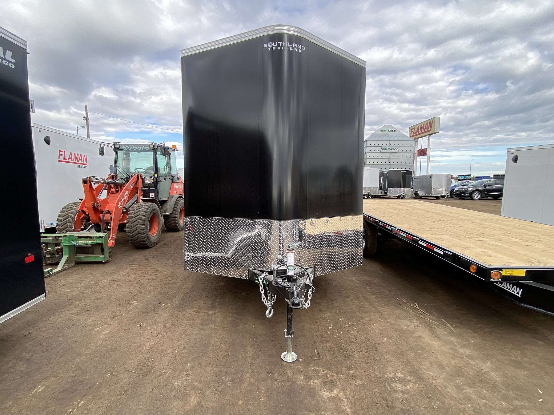 2026 DEMO  Royal 7'x18' Enclosed Cargo w/ Ramp Door