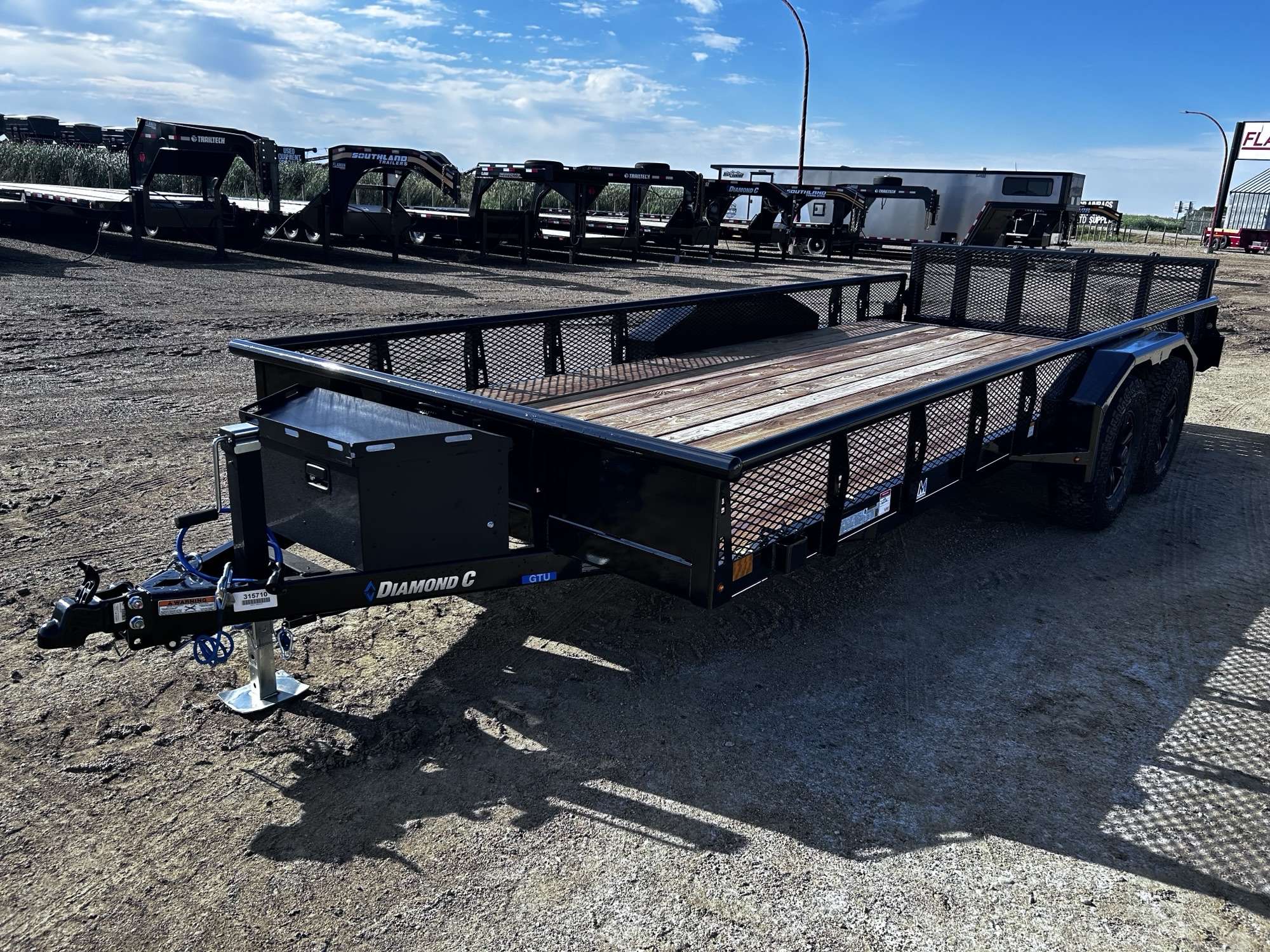 2026 Diamond C 16' + 2' BT Utility Tandem 3.5K Trailer