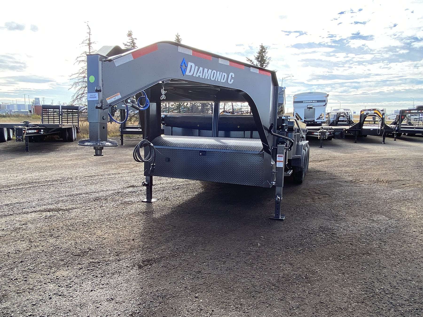 2026 Diamond C 16' Gooseneck Dump Trailer