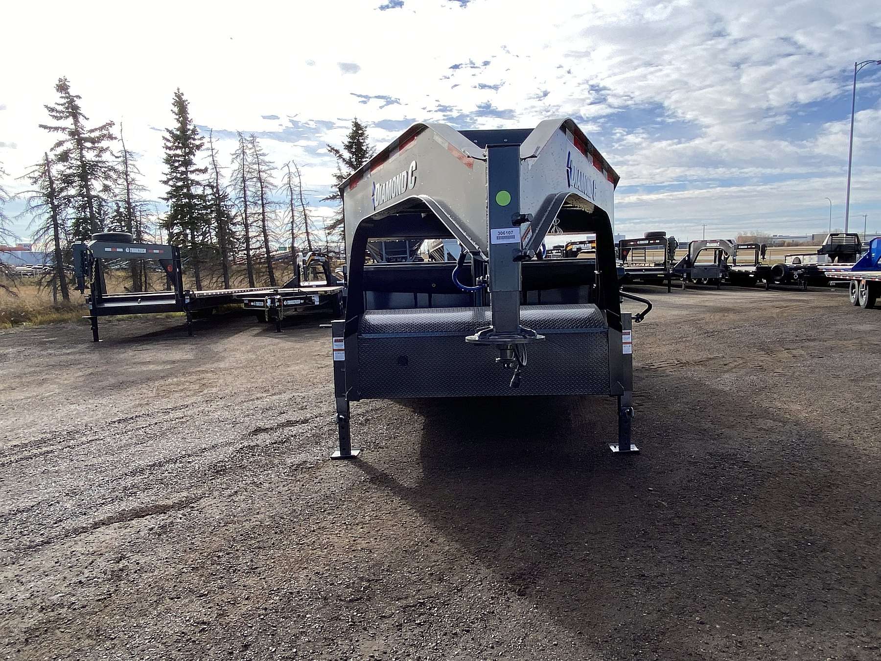 2026 Diamond C 16' Gooseneck Dump Trailer
