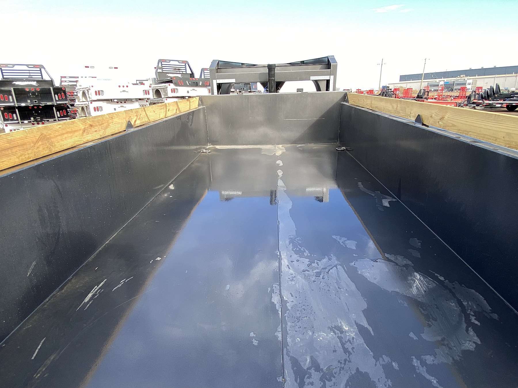 2026 Diamond C 16' Gooseneck Dump Trailer