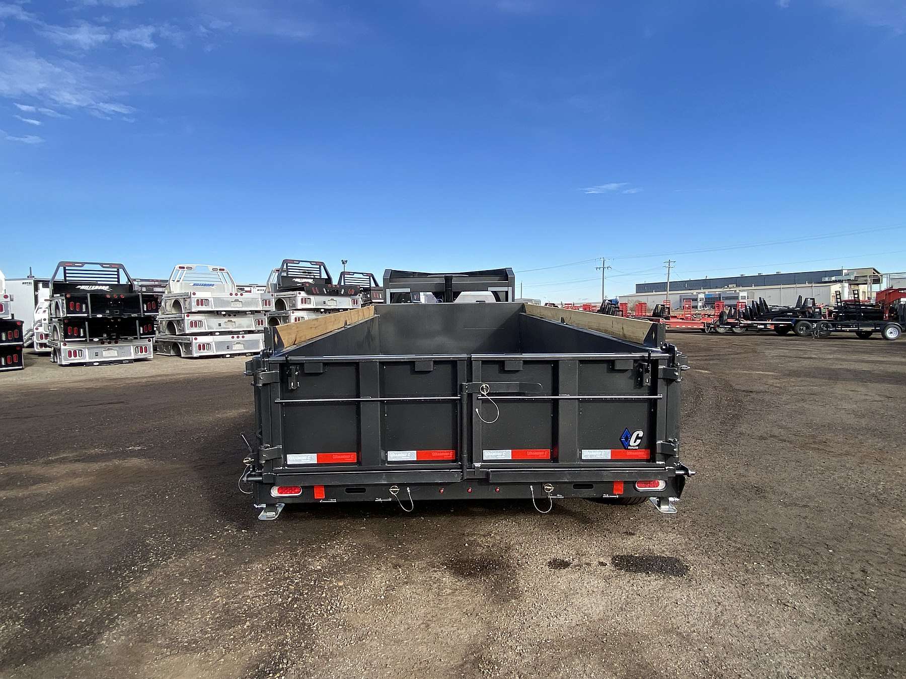 2026 Diamond C 16' Gooseneck Dump Trailer