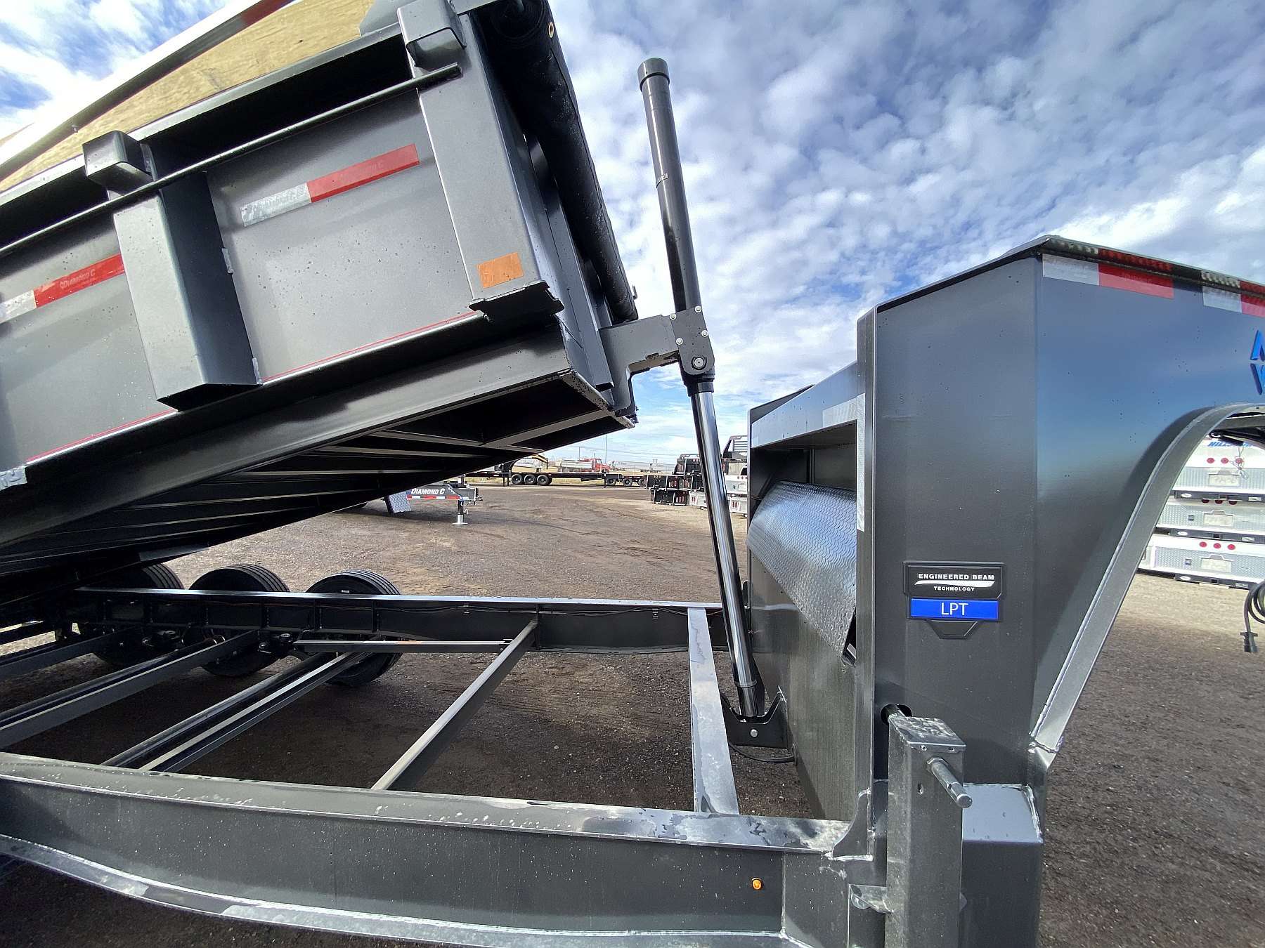 2026 Diamond C 16' Gooseneck Dump Trailer