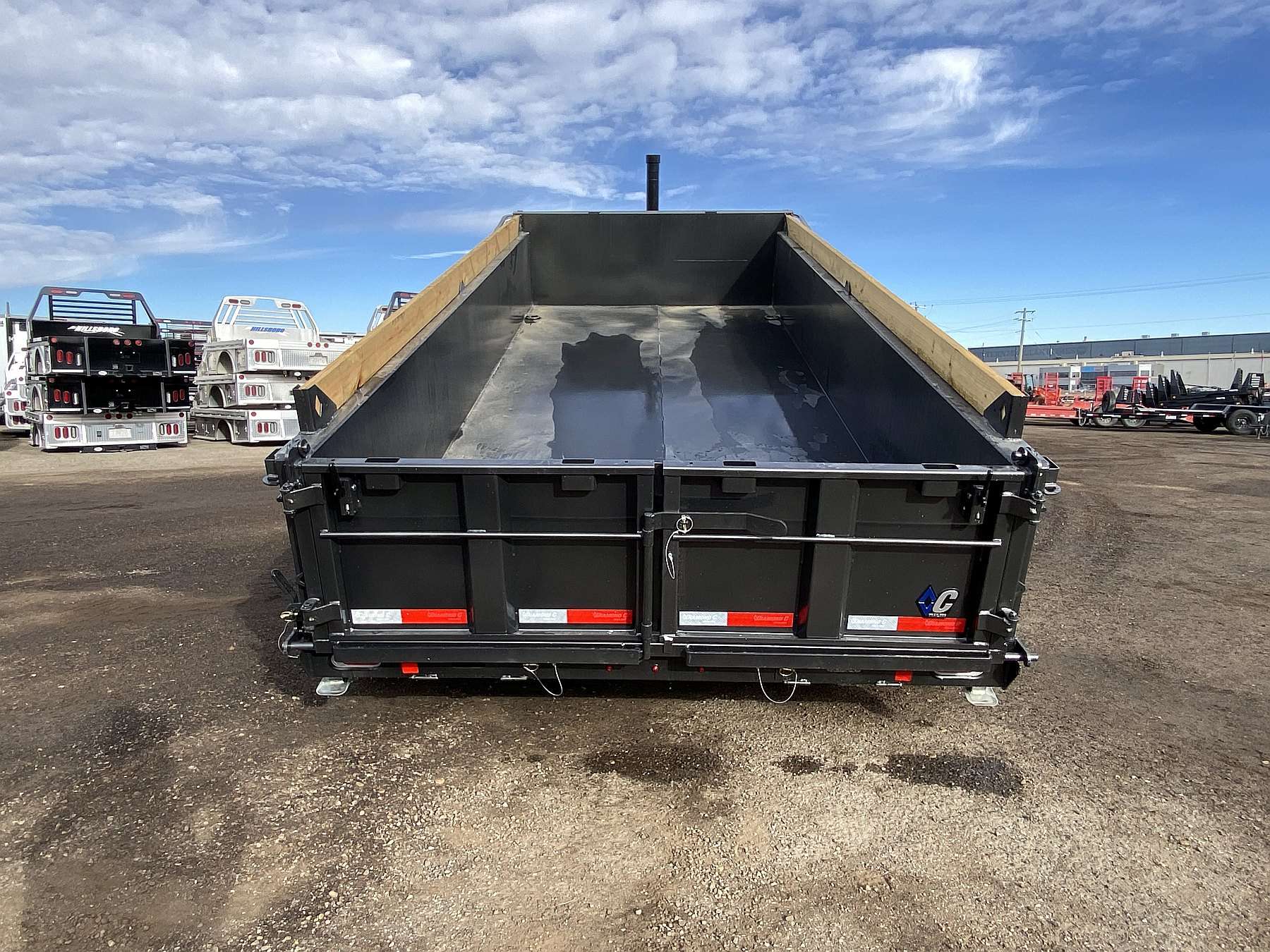 2026 Diamond C 16' Gooseneck Dump Trailer
