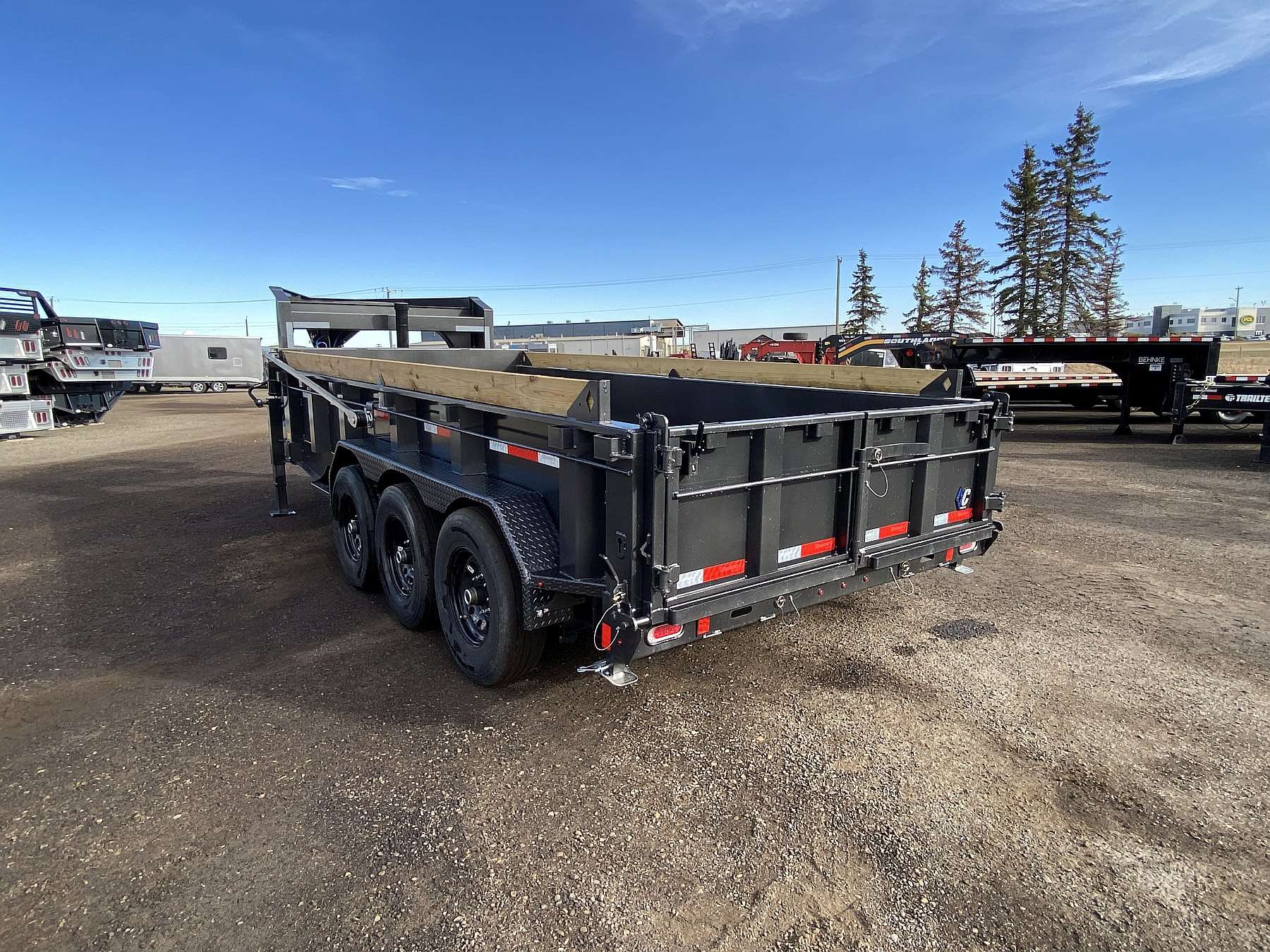 2026 Diamond C 16' Gooseneck Dump Trailer