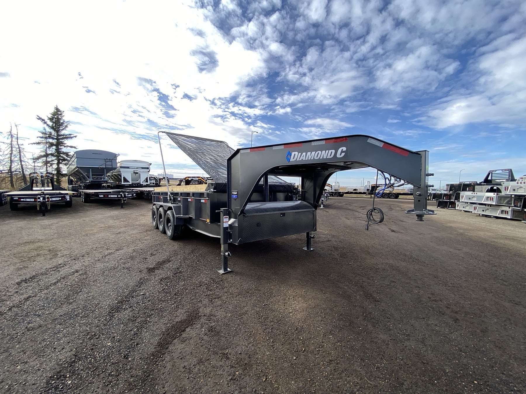 2026 Diamond C 16' Gooseneck Dump Trailer