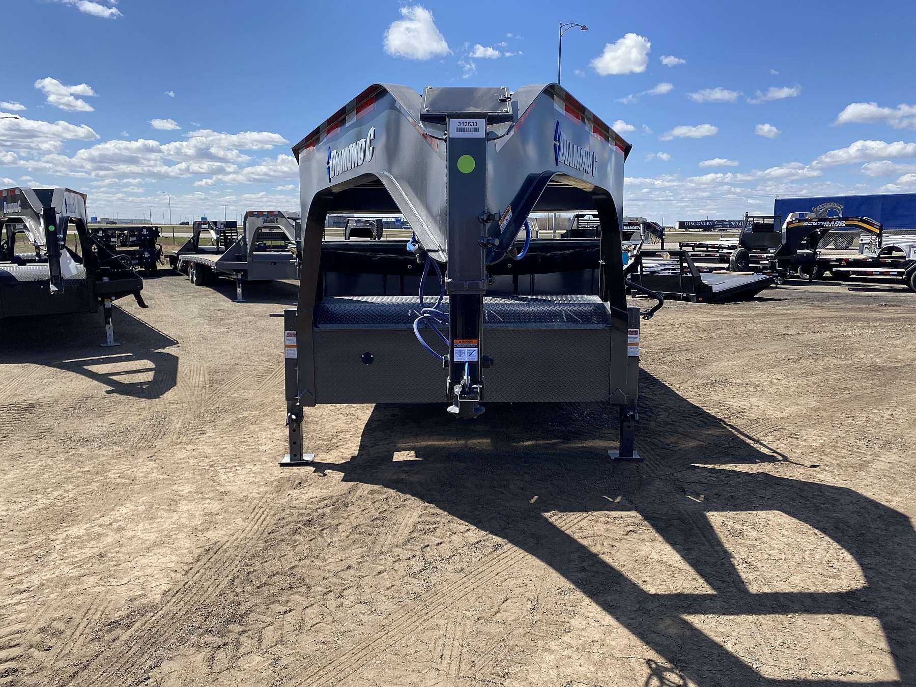 2026 Diamond C 16' Tri-axle Gooseneck Dump Trailer