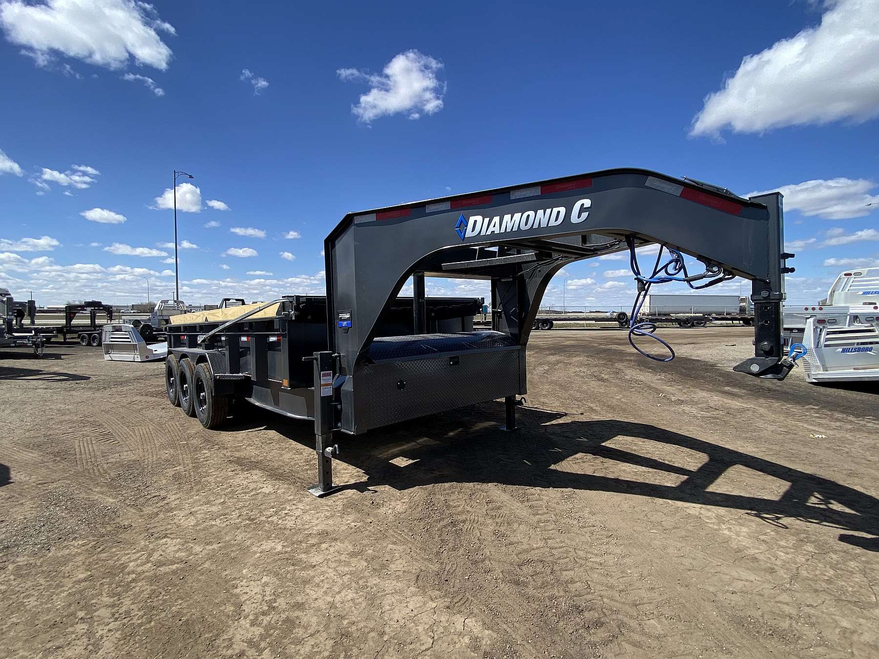 2026 Diamond C 16' Tri-axle Gooseneck Dump Trailer