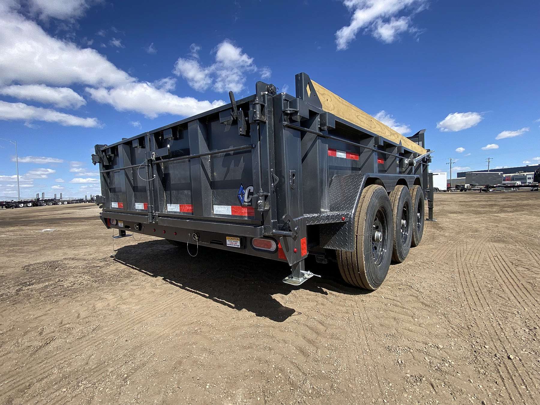 2026 Diamond C 16' Tri-axle Gooseneck Dump Trailer
