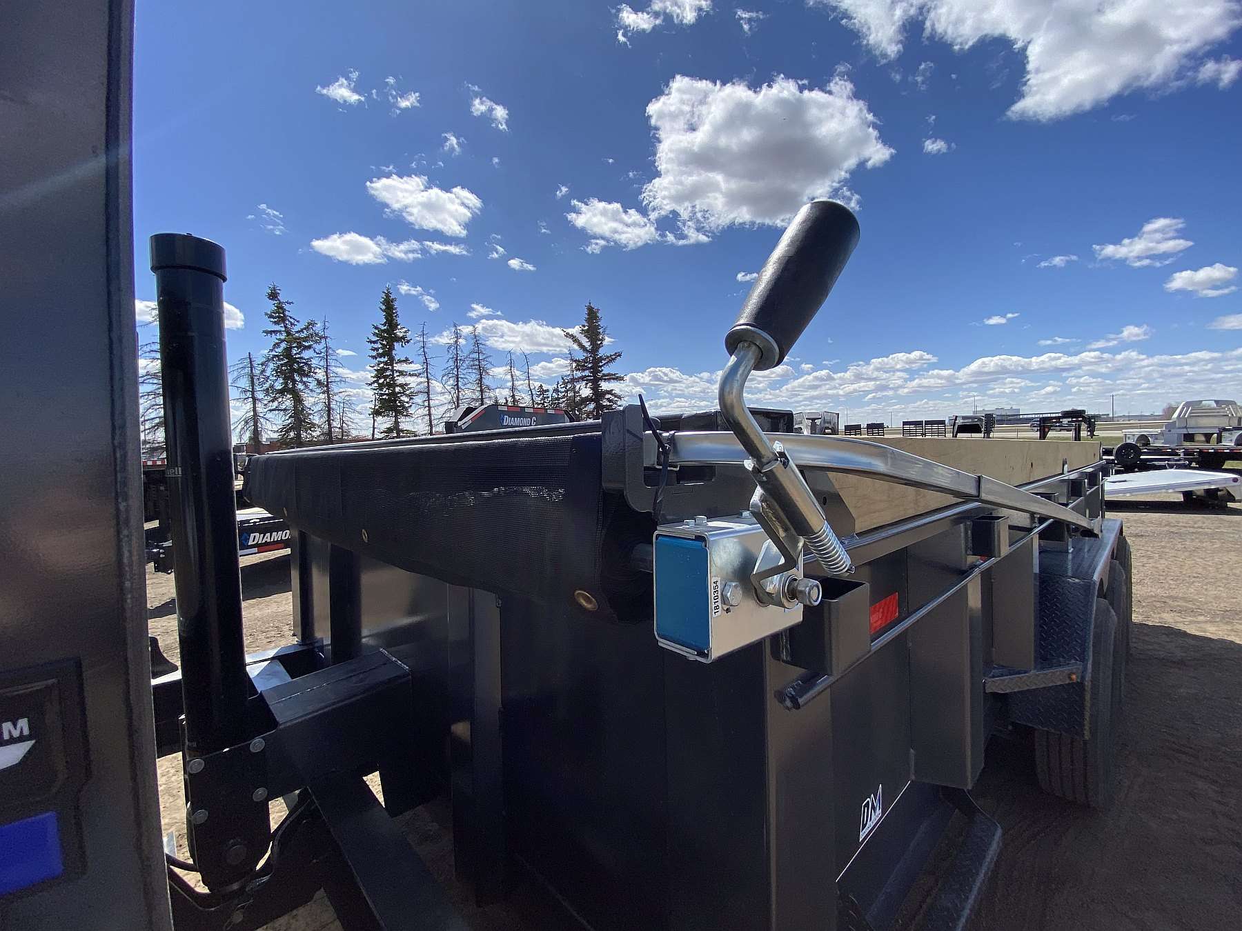 2026 Diamond C 16' Tri-axle Gooseneck Dump Trailer