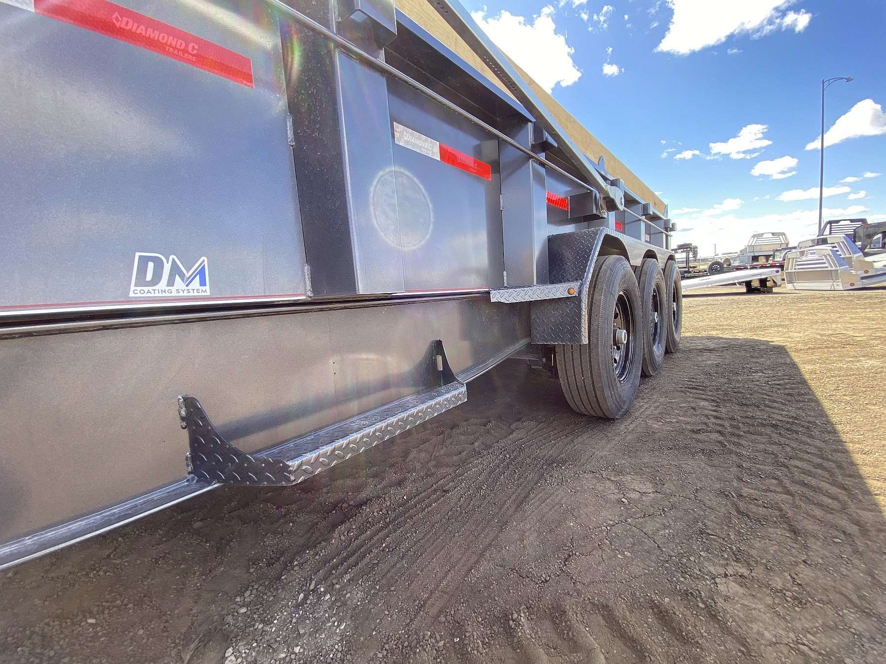2026 Diamond C 16' Tri-axle Gooseneck Dump Trailer