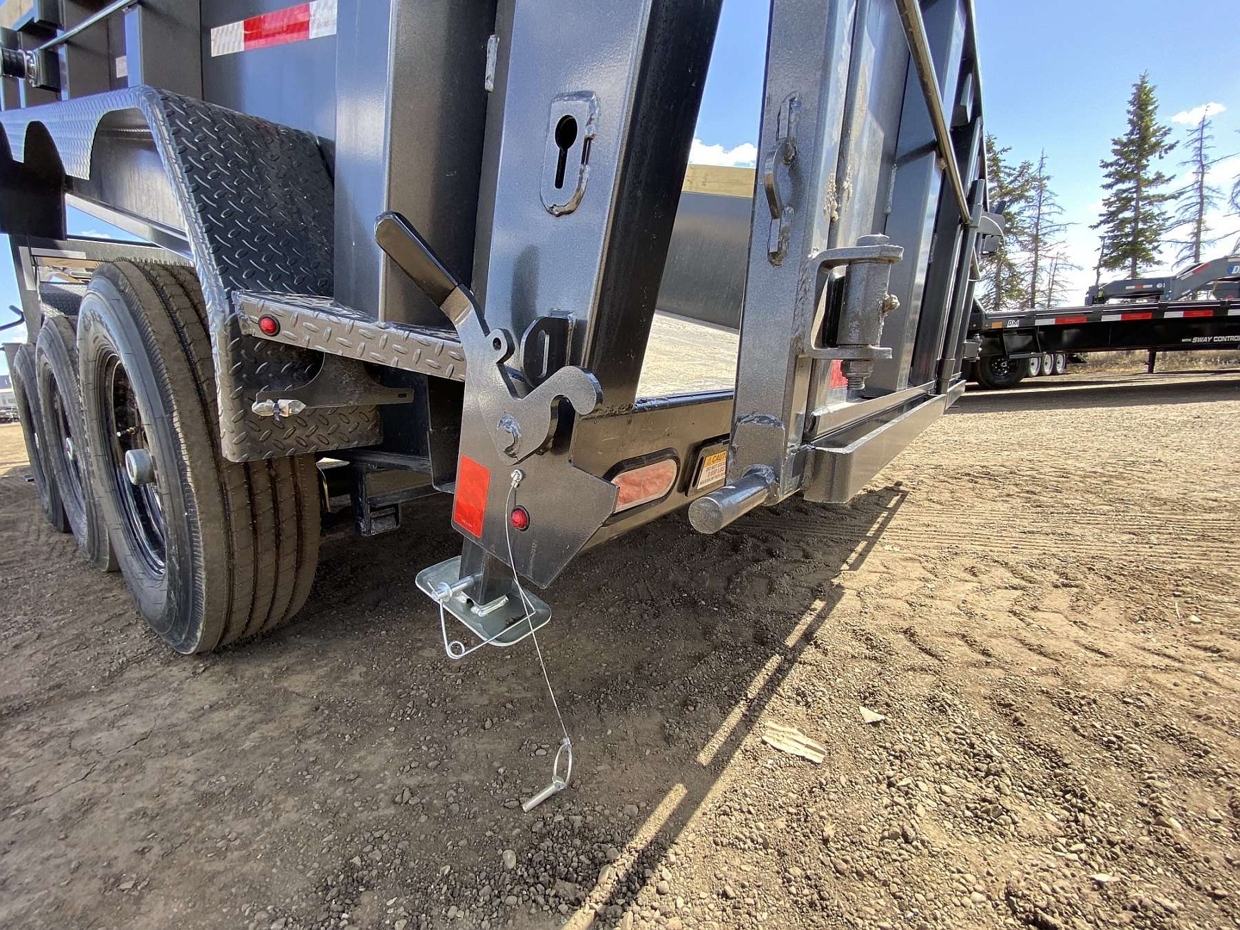 2026 Diamond C 16' Tri-axle Gooseneck Dump Trailer