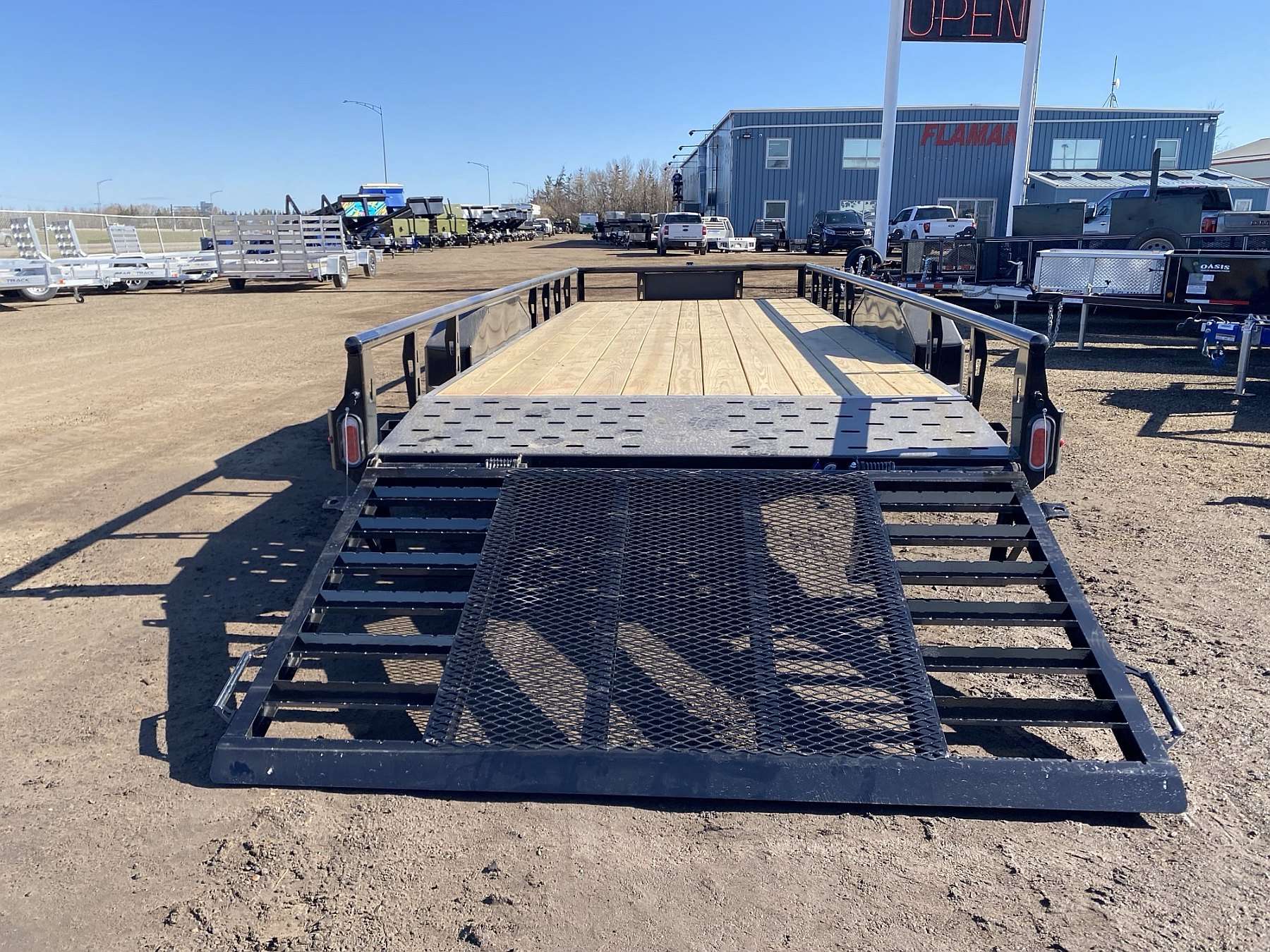 2026 Diamond C 20' Texas Utility Tandem Axle Trailer