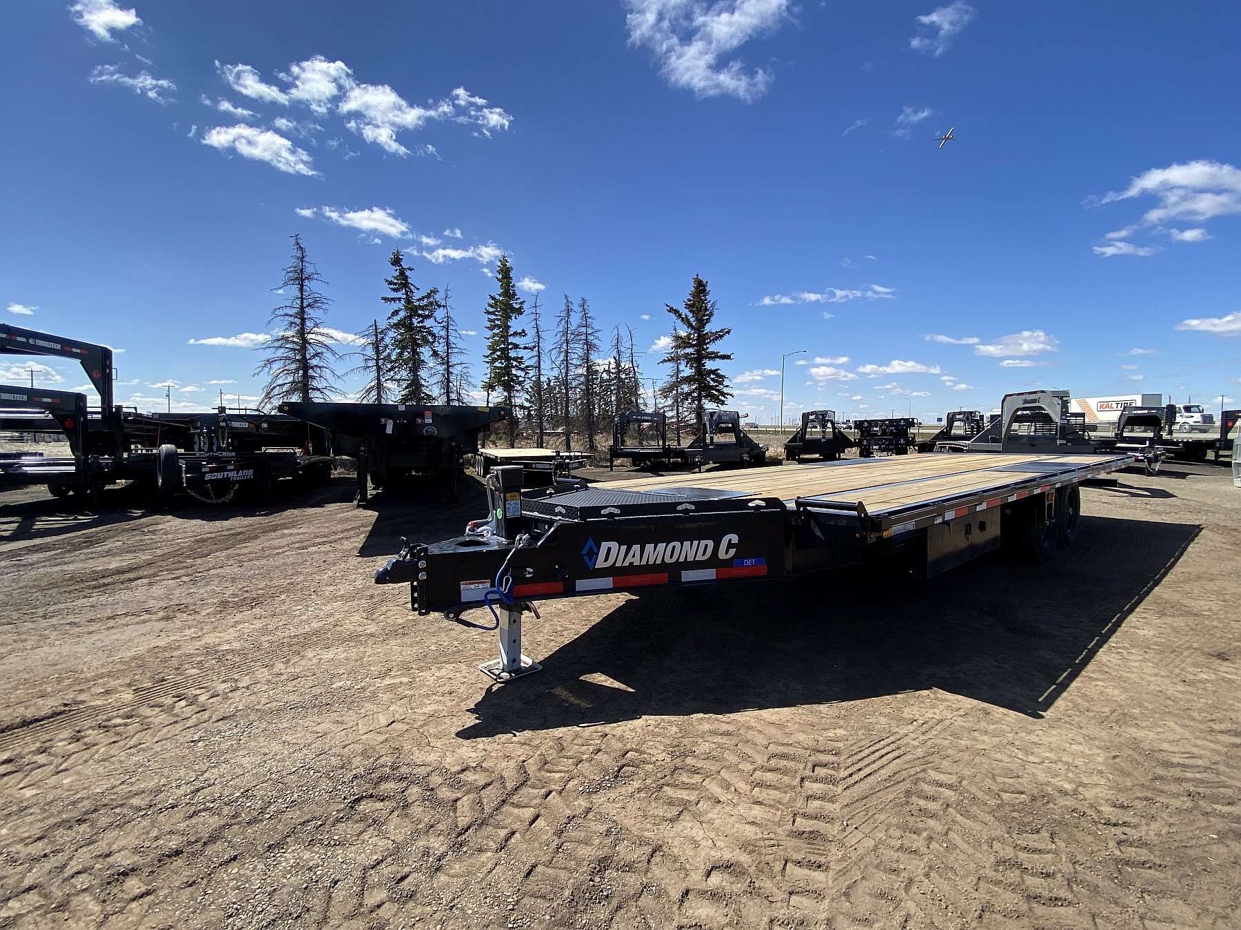 2026 Diamond C 24' Deck Over Tilt Equipment Trailer