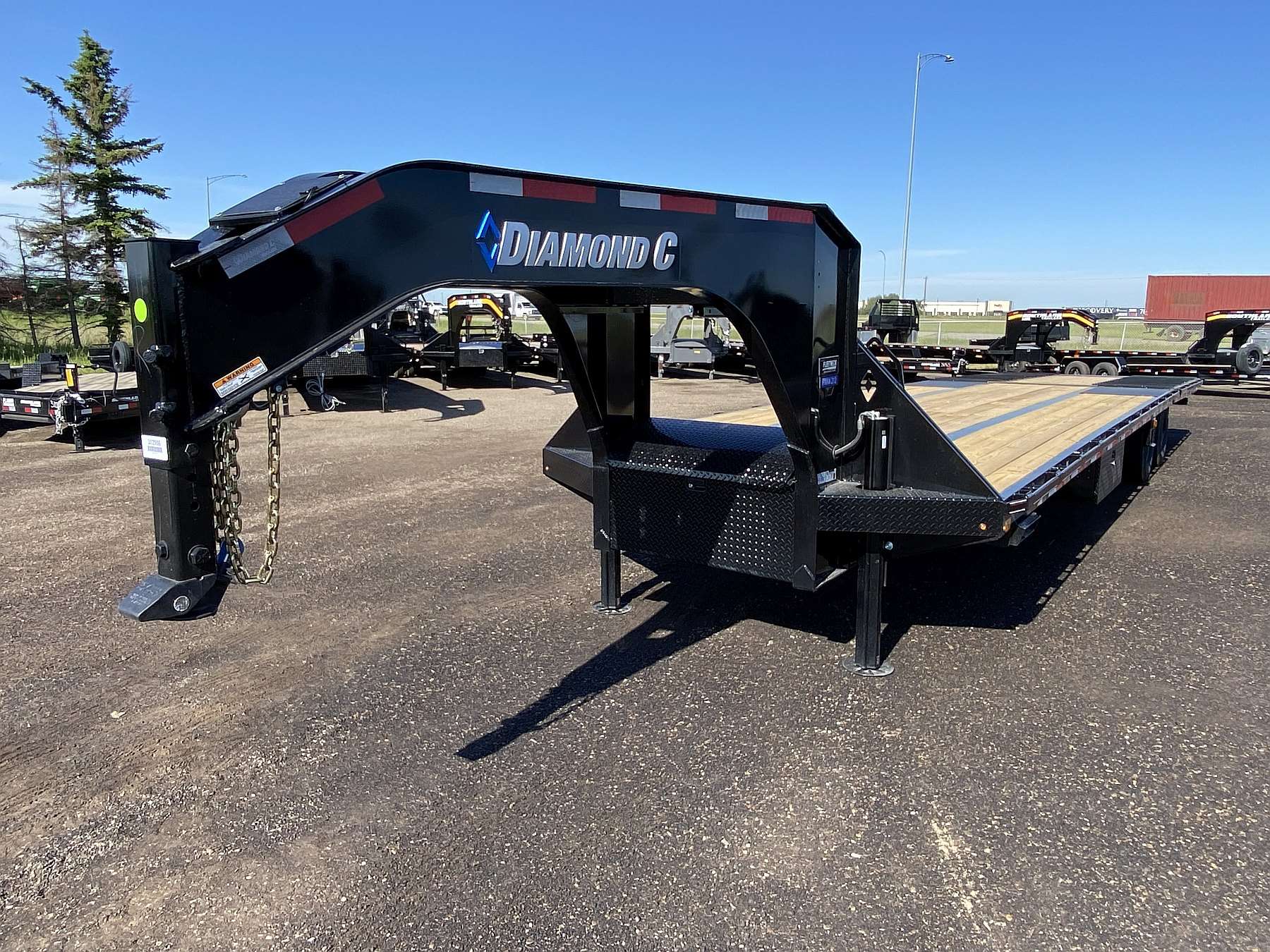 2026 Diamond C 35' Hydraulic Dovetail Gooseneck