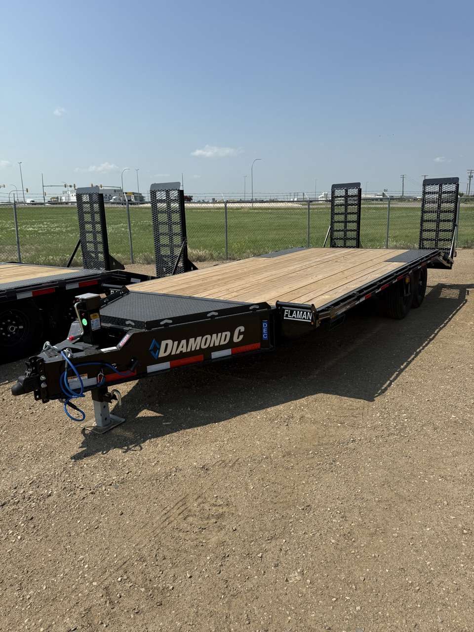 2026 Diamond C 8'6" x 20' Beavertail Deckover Trailer