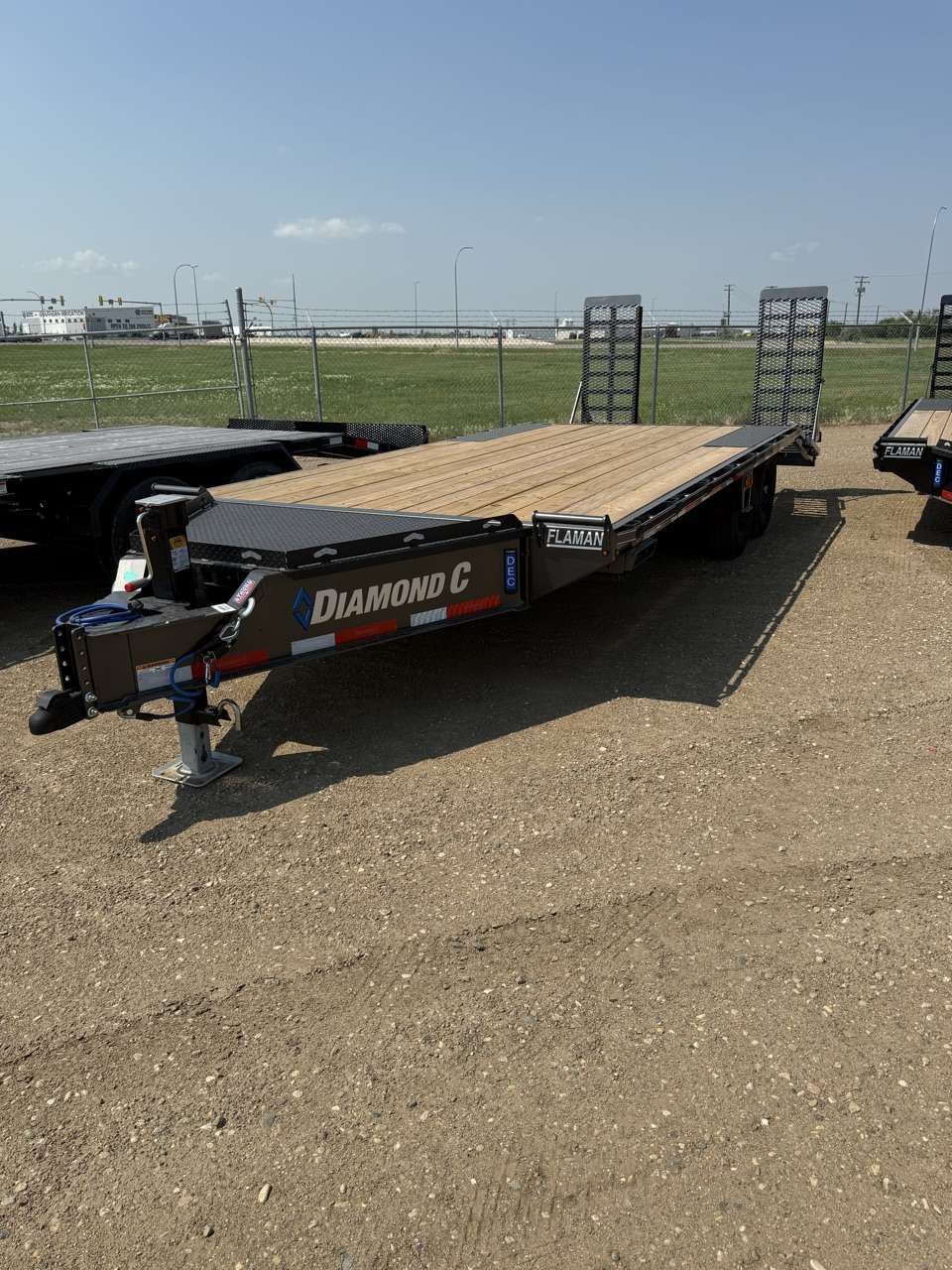 2026 Diamond C 8'6" x 20' Beavertail Deckover Trailer