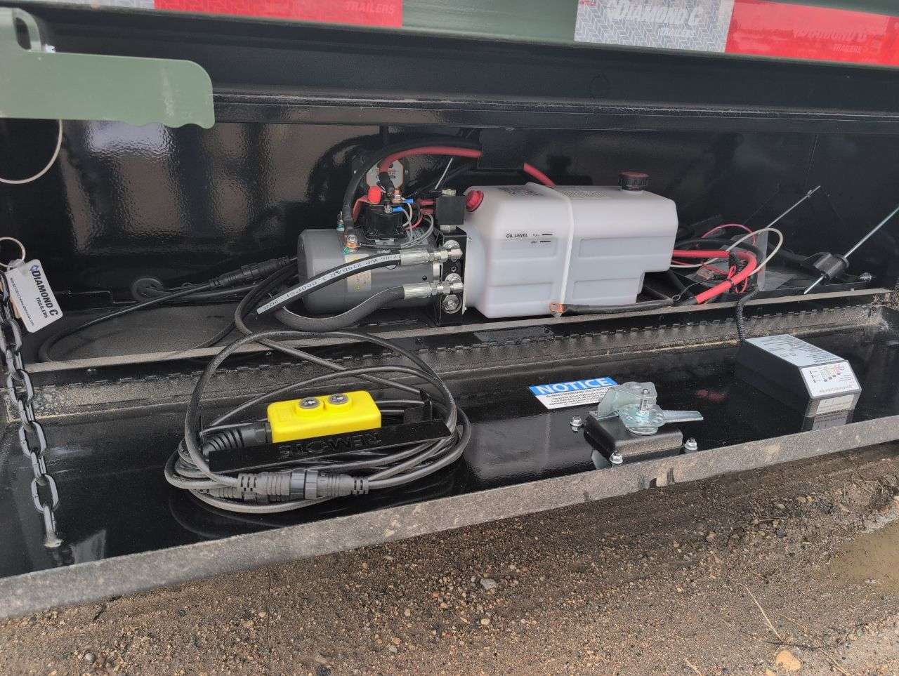 2026 Diamond C 8'6" x 20' Full Tilt Trailer