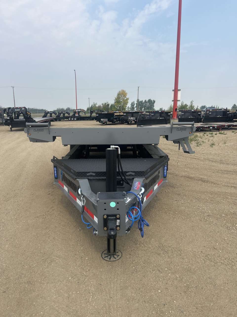 2026 Diamond C 8'6" x 22' Full Tilt Trailer