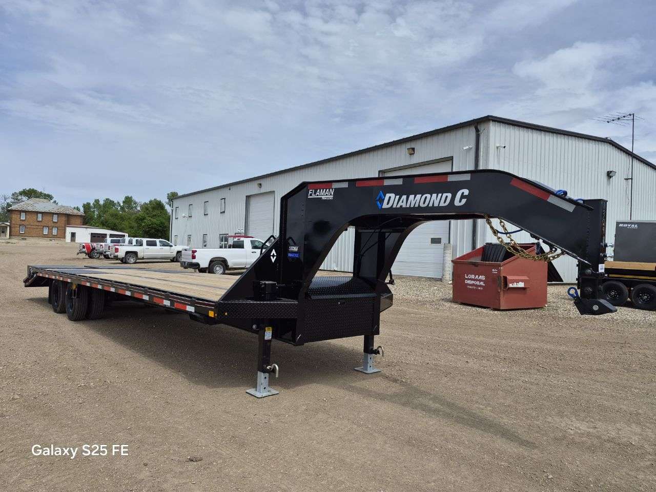 2026 Diamond C 8'6" x 32' GN Beavertail Flat Deck Trailer