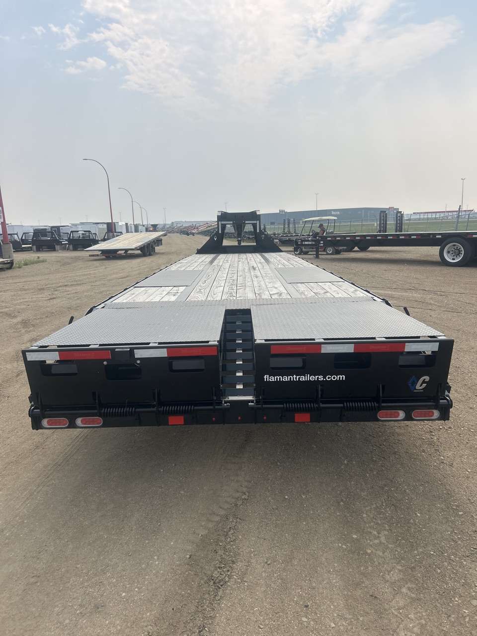 2026 Diamond C 8'6" x 35' GN Beavertail Flat Deck Trailer