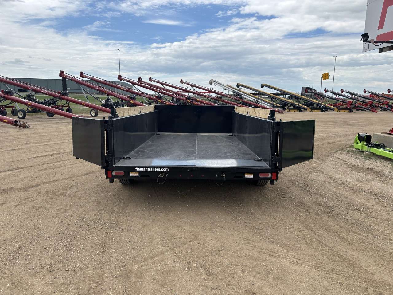 2026 Diamond C 82" x 14' Dump Trailer