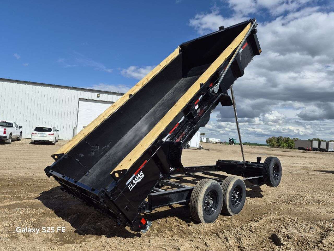 2026 Diamond C 82" x 16' Dump Trailer