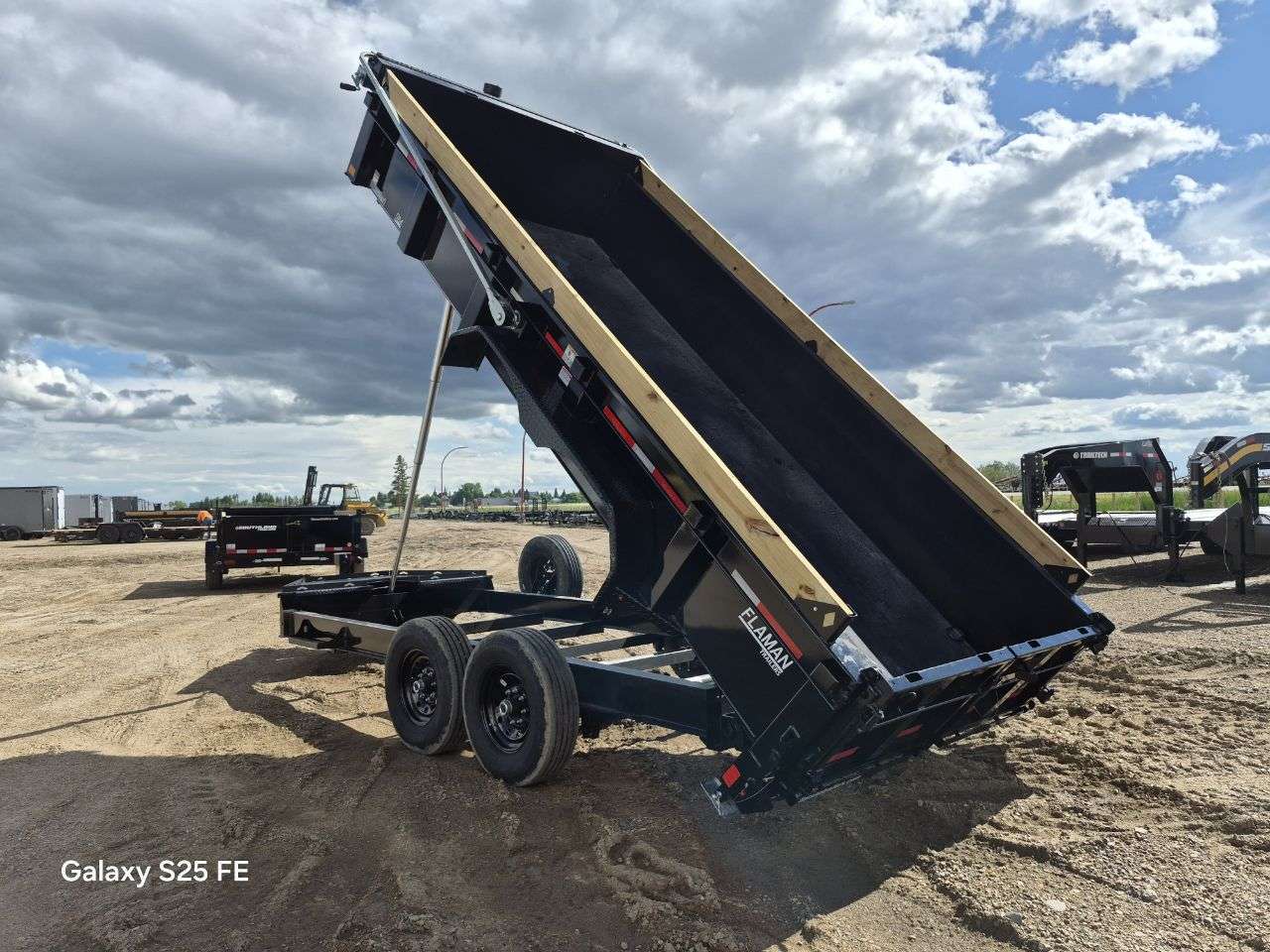 2026 Diamond C 82" x 16' Dump Trailer