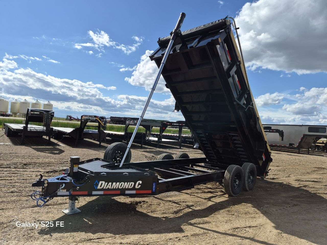 2026 Diamond C 82" x 16' Dump Trailer