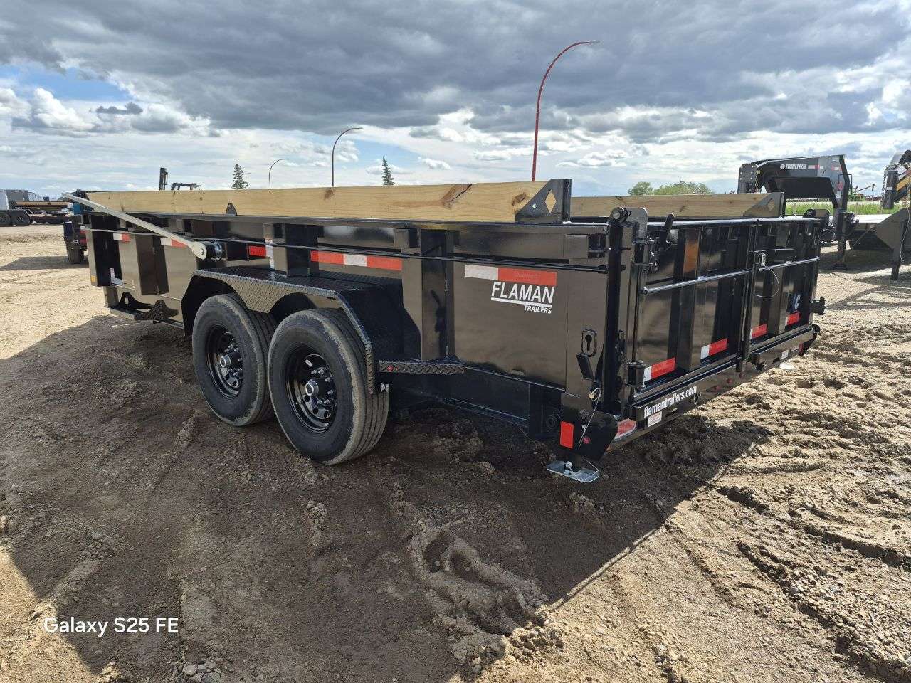 2026 Diamond C 82" x 16' Dump Trailer