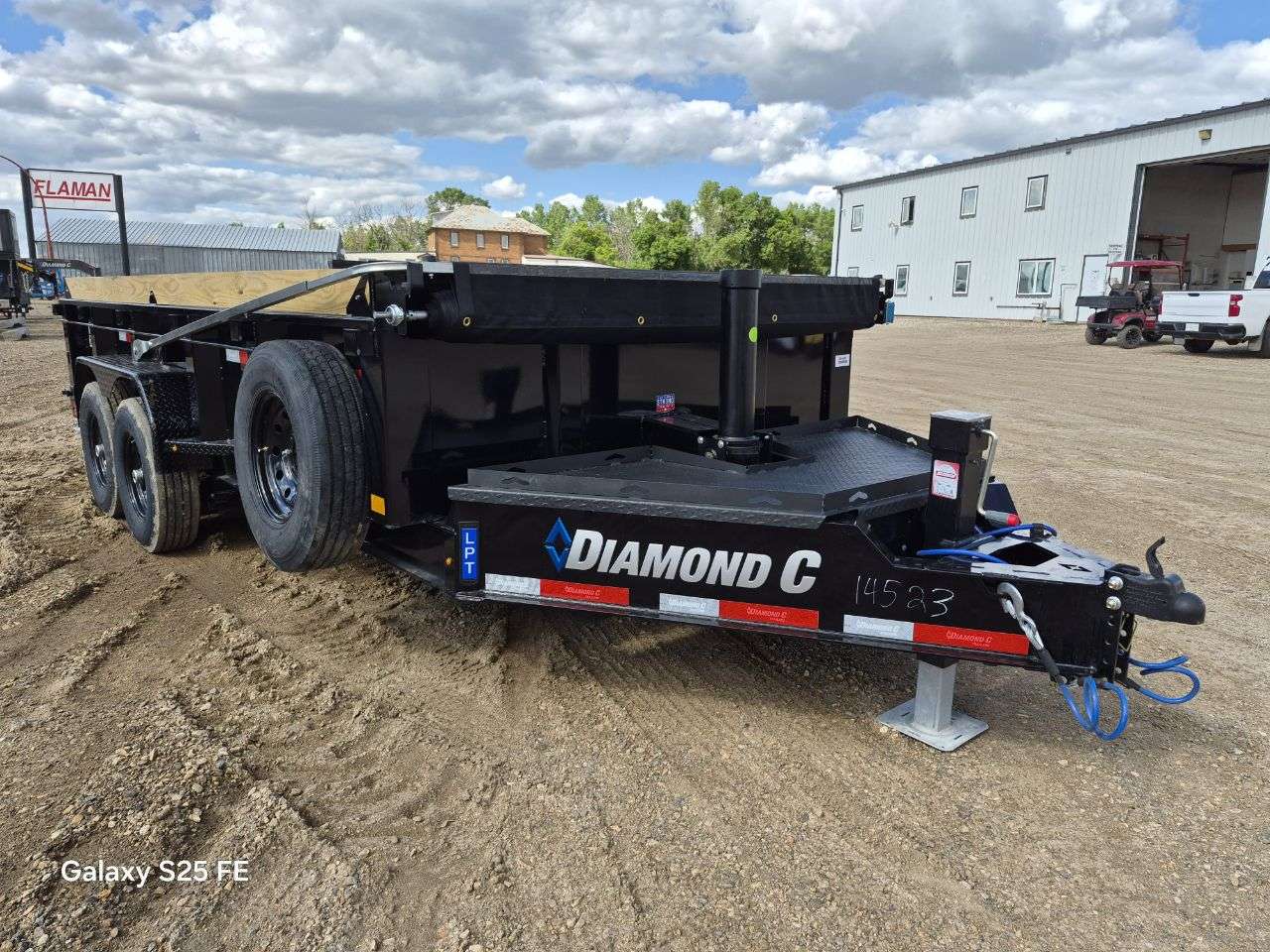 2026 Diamond C 82" x 16' Dump Trailer